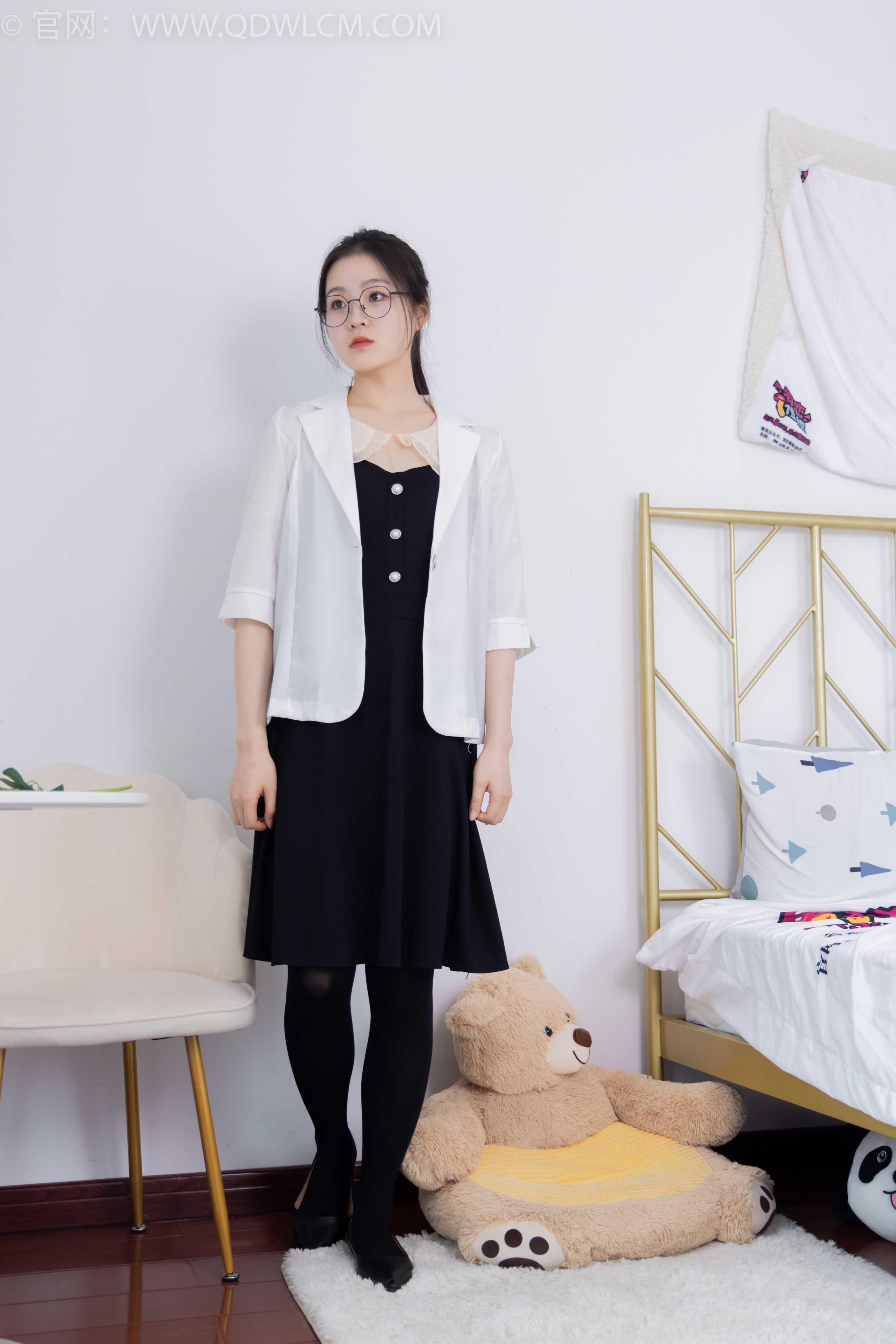 物恋传媒 NO.1640 青柠-木叶落秋声 [154P-1V-3.58G]