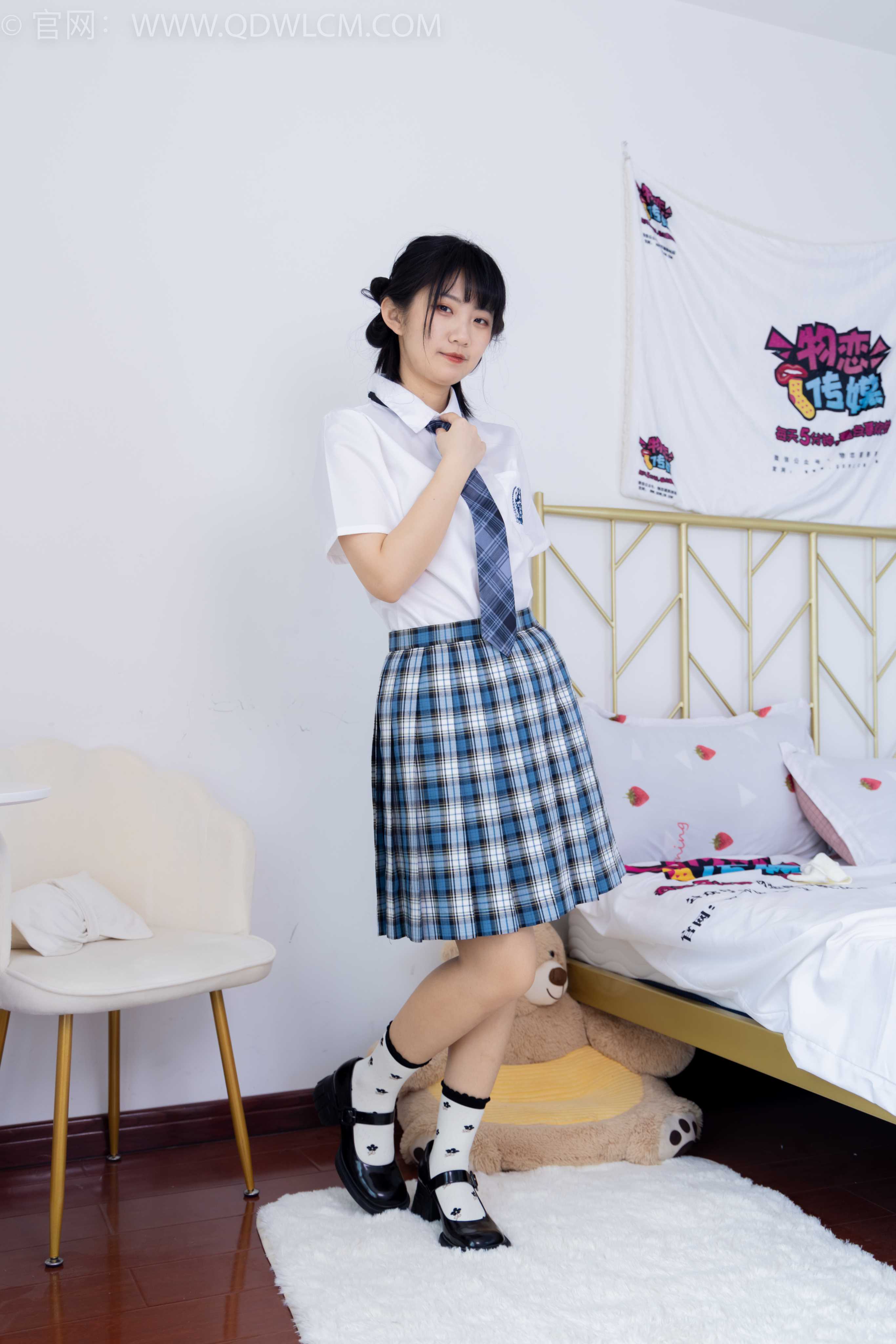 物恋传媒 NO.1641 暗月-雨天窝在家(盲盒1) [150P-1V-4.54G]