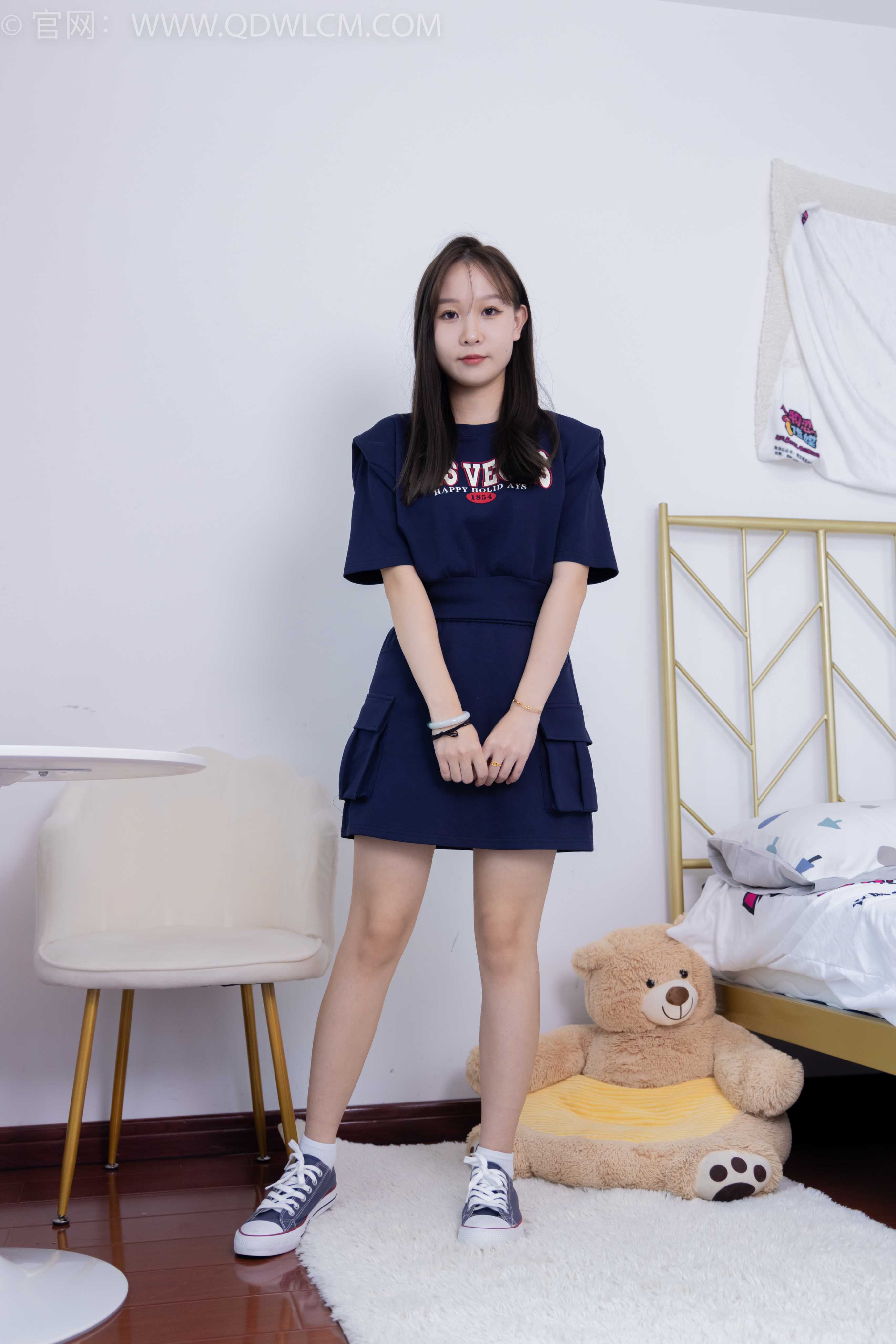 物恋传媒 NO.1645 润润-追赶日出 [151P-1V-3.73G]