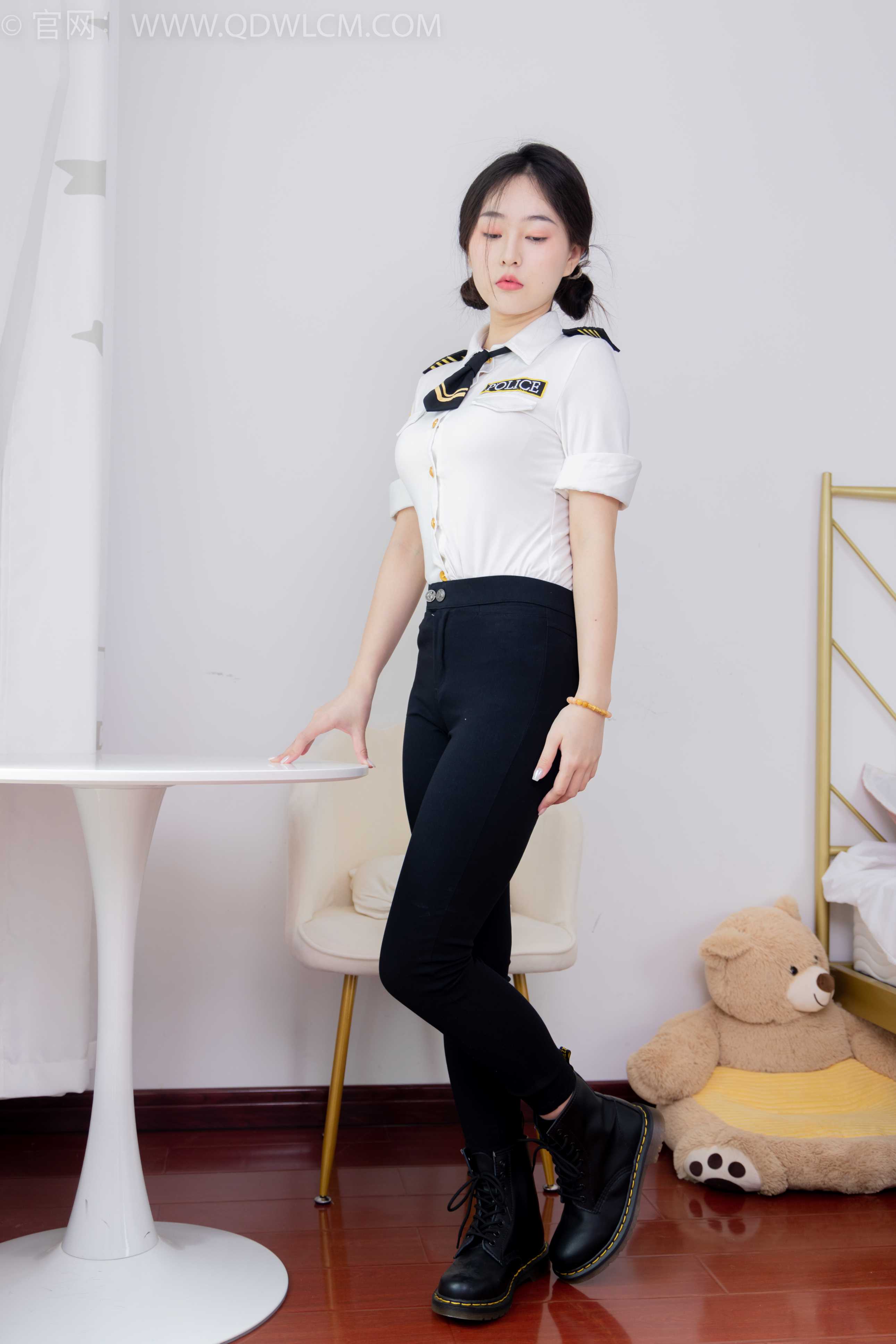 物恋传媒 NO.1654 美兔-晚风吹人醒 [169P-1V-3.94G]