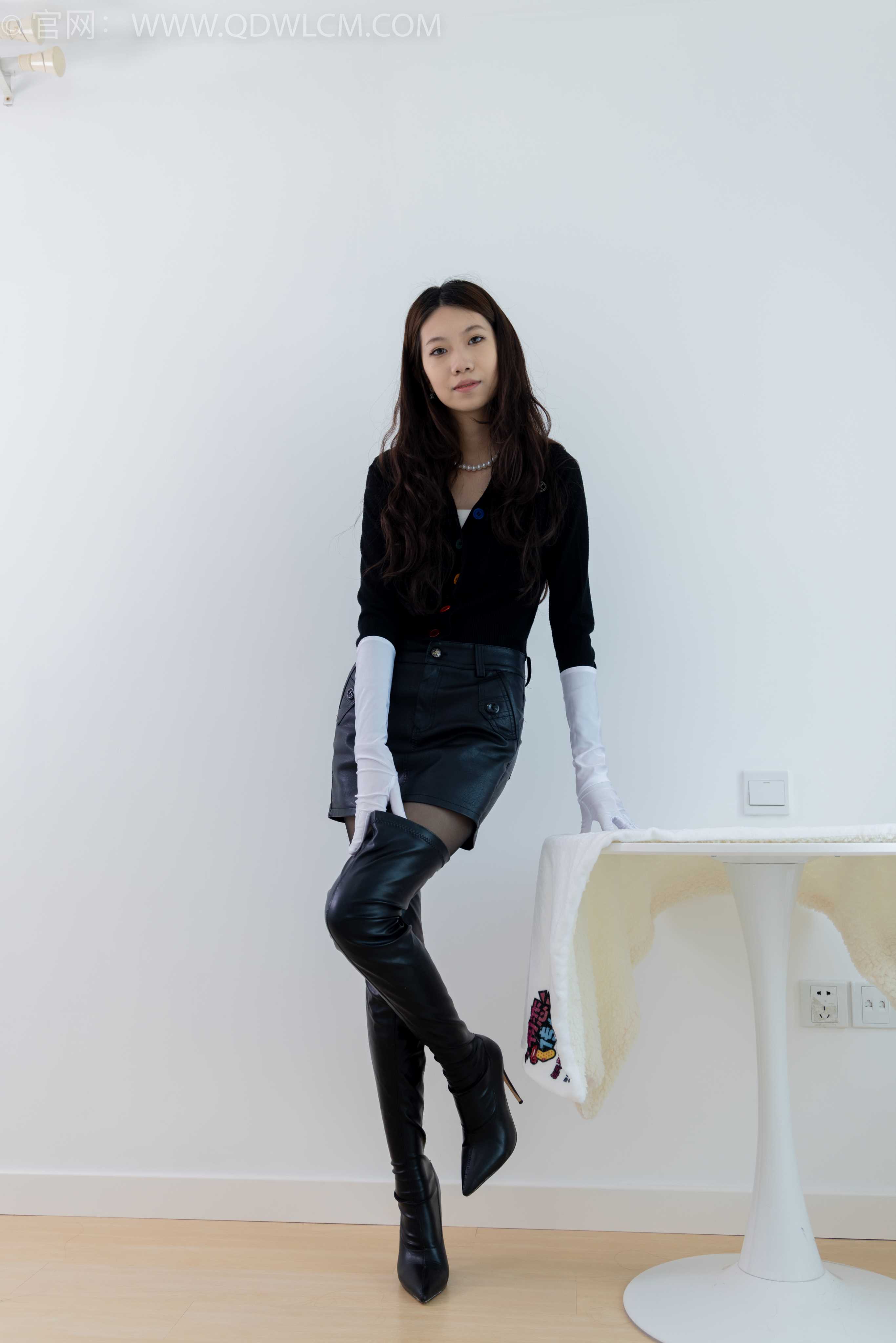 物恋传媒 NO.1666 纤纤-黑暗的缝隙 [164P-1V-3.88G]