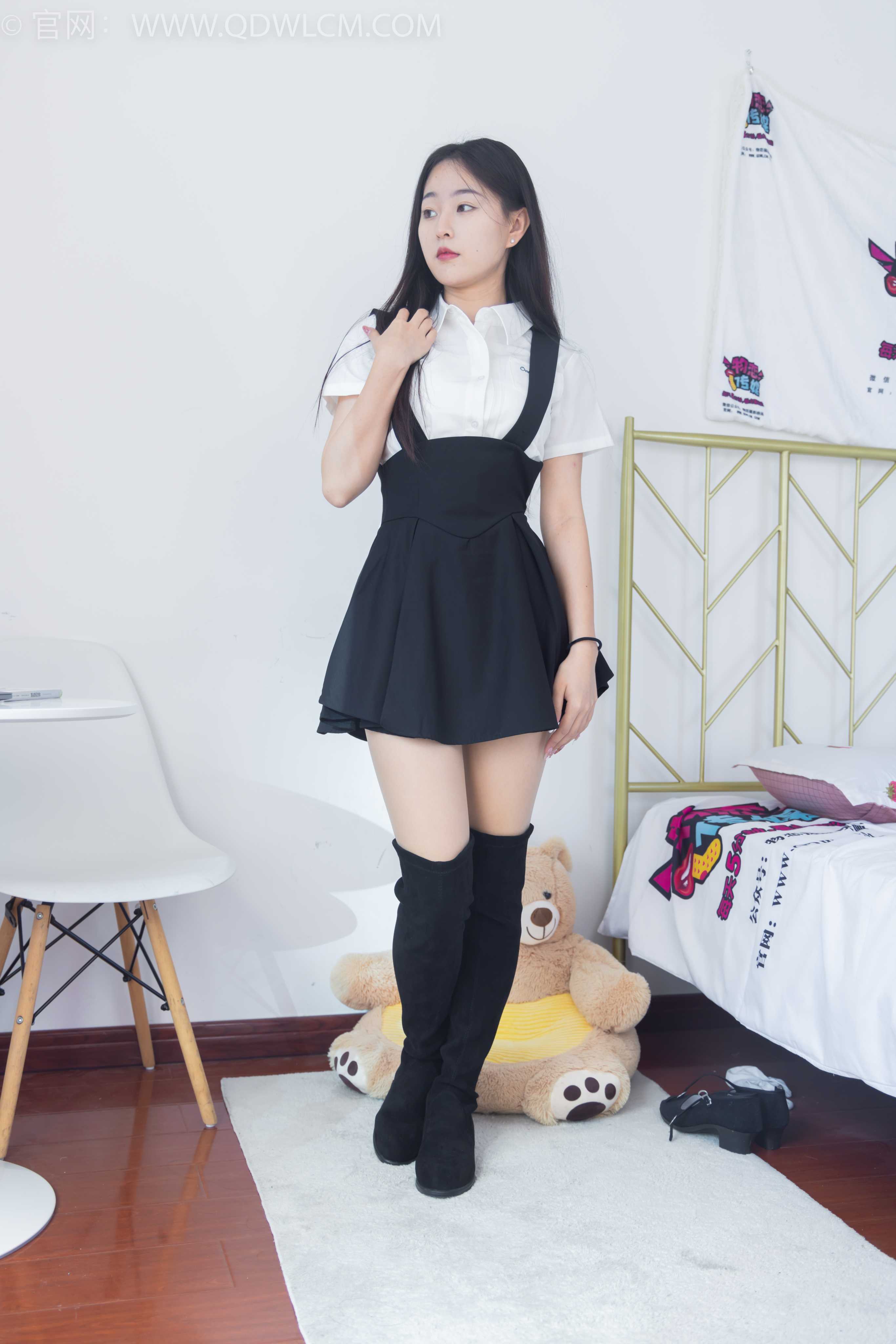 物恋传媒 NO.1671 美兔-办公的一天（盲盒1） [200P-1V-4.39G]