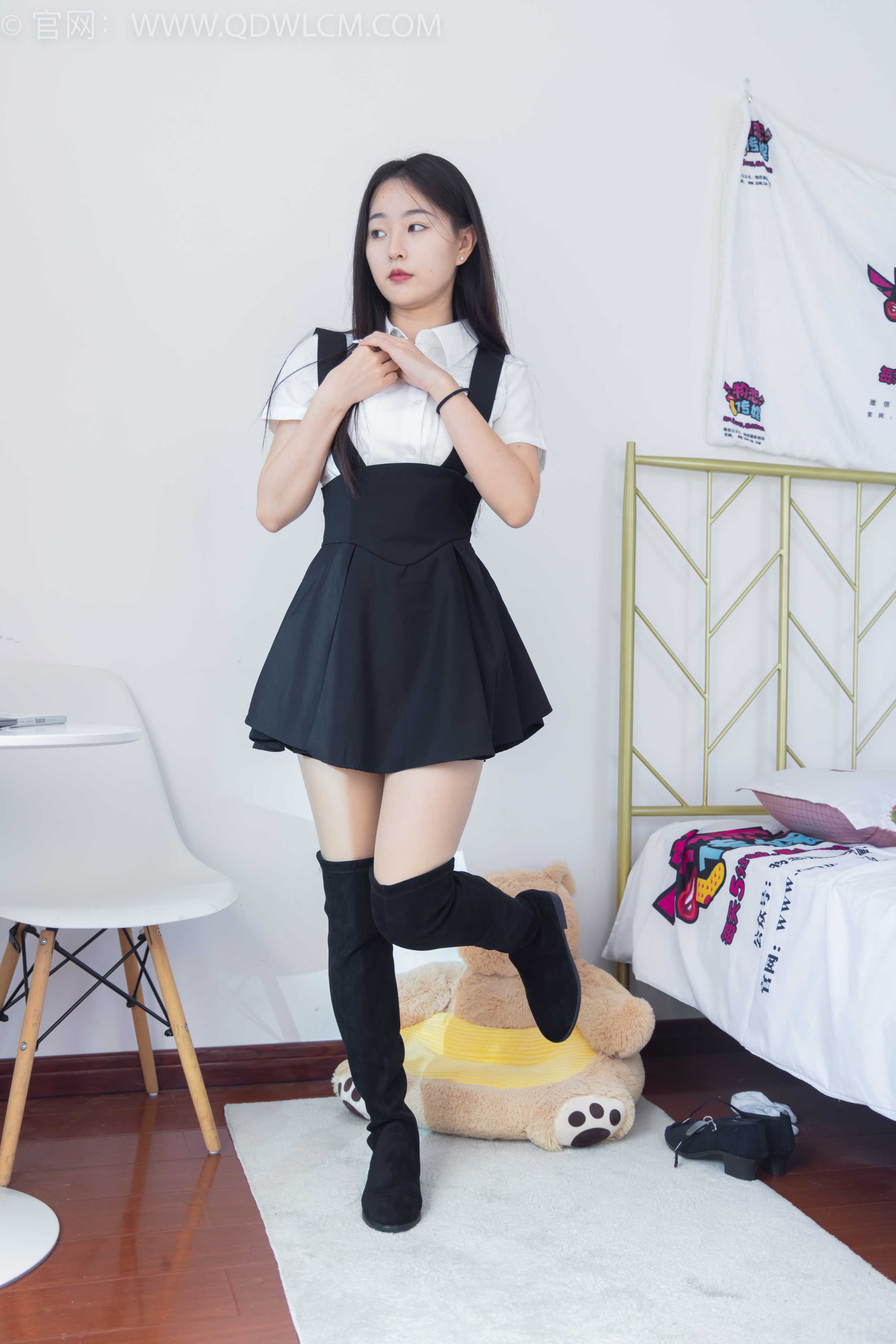 物恋传媒 NO.1671 美兔-办公的一天（盲盒1） [200P-1V-4.39G]