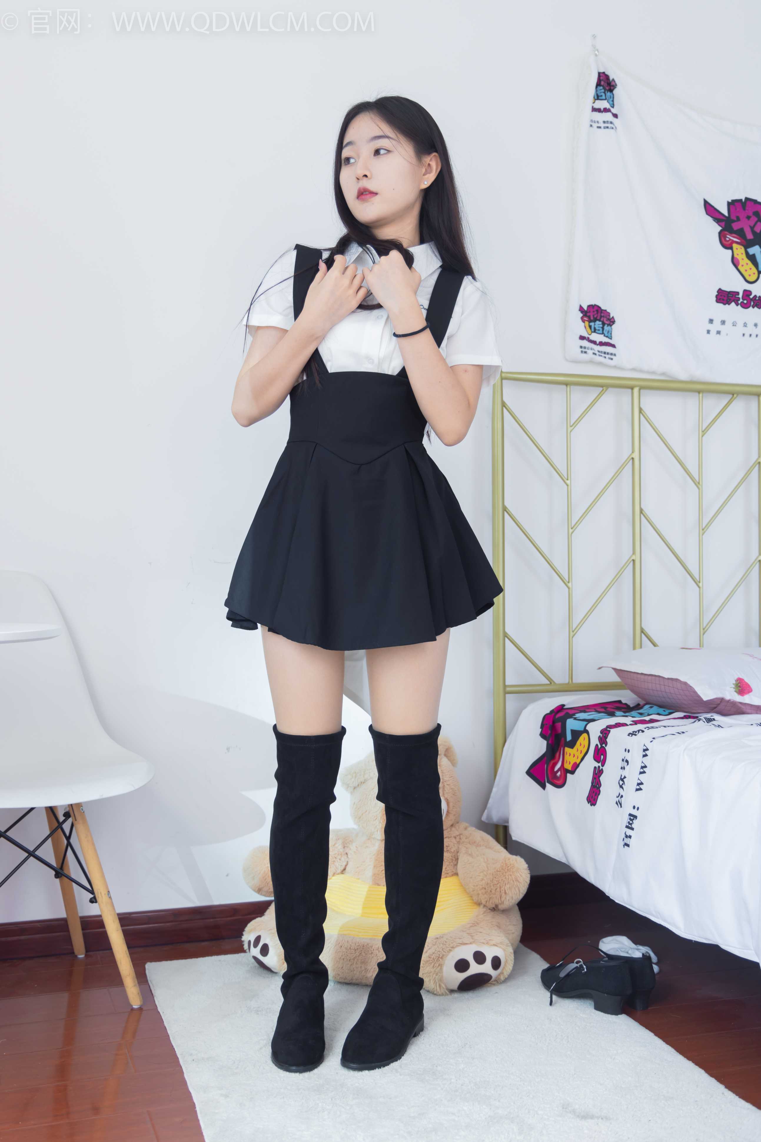 物恋传媒 NO.1671 美兔-办公的一天（盲盒1） [200P-1V-4.39G]