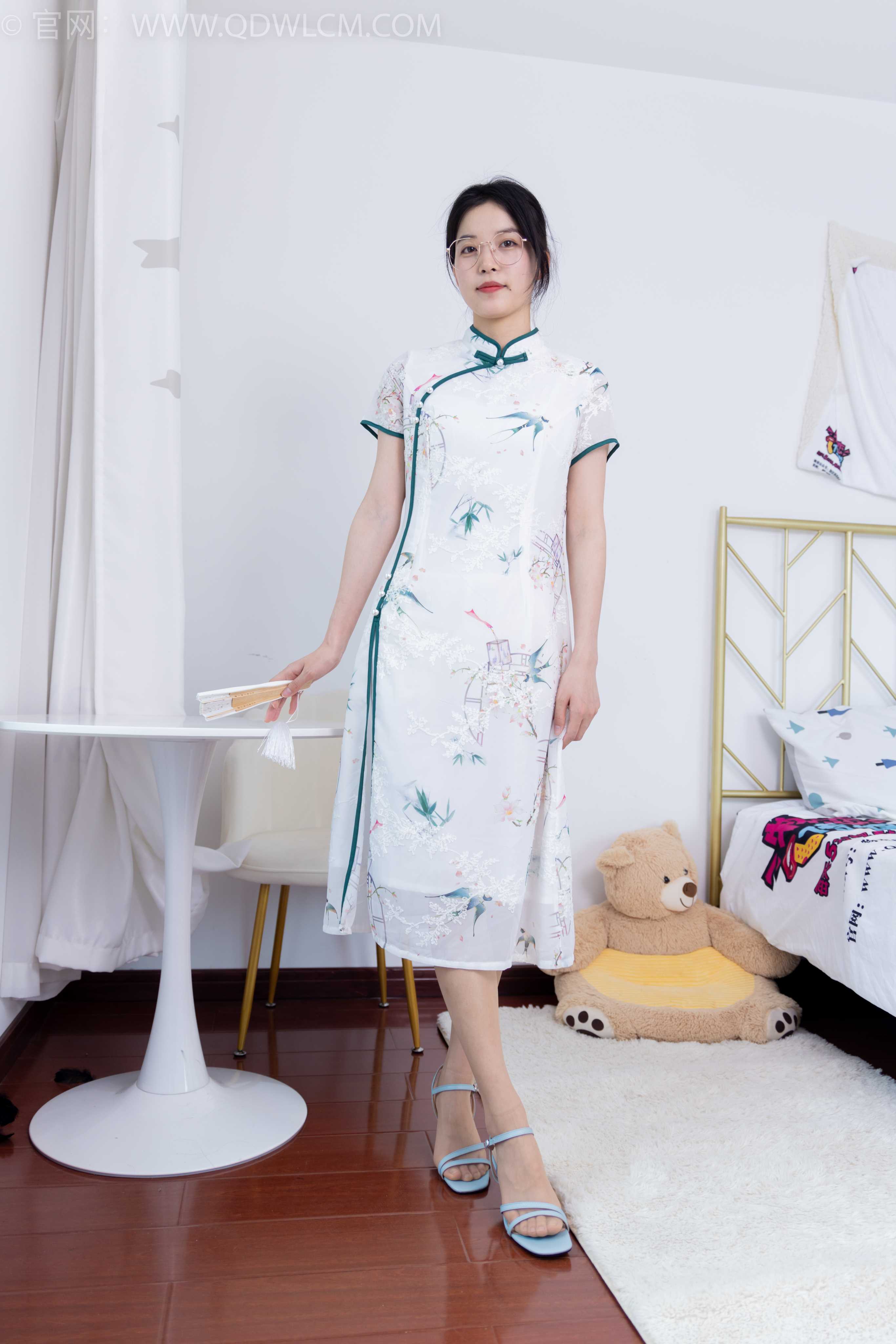 物恋传媒 NO.1678 茯苓-黄昏里渐暗 [150P-1V-5.98G]