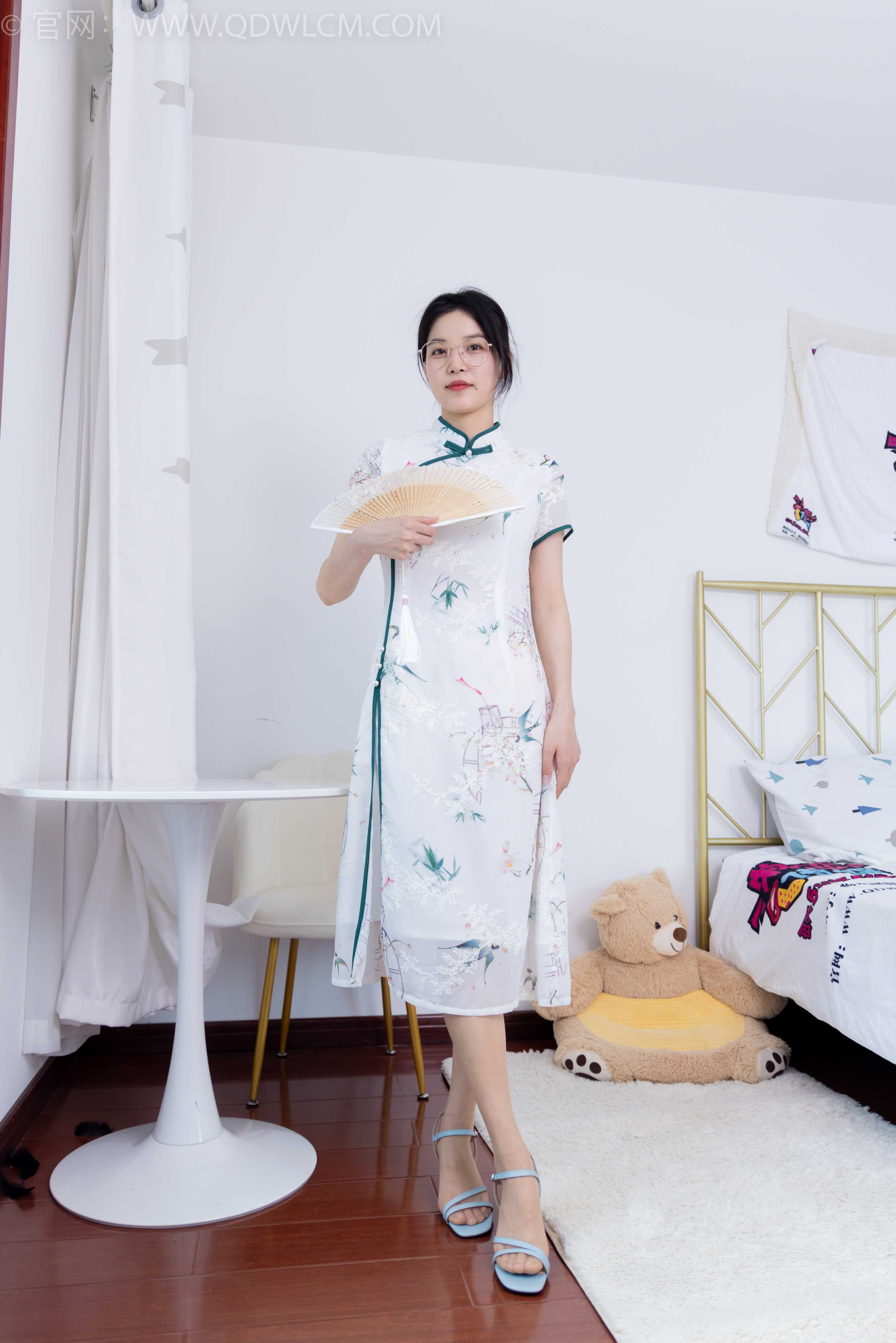 物恋传媒 NO.1678 茯苓-黄昏里渐暗 [150P-1V-5.98G]