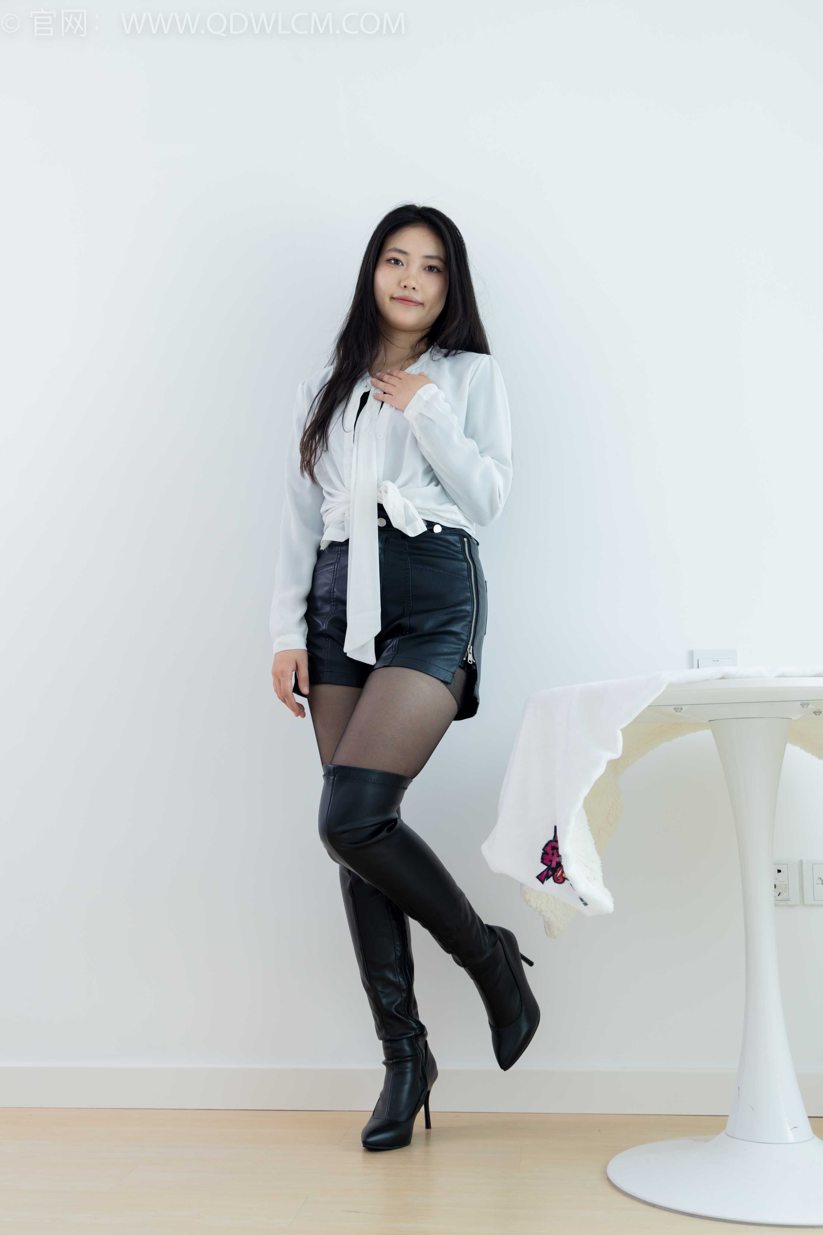 物恋传媒 NO.1690 香香-随心自由 [155P-1V-3.54G]