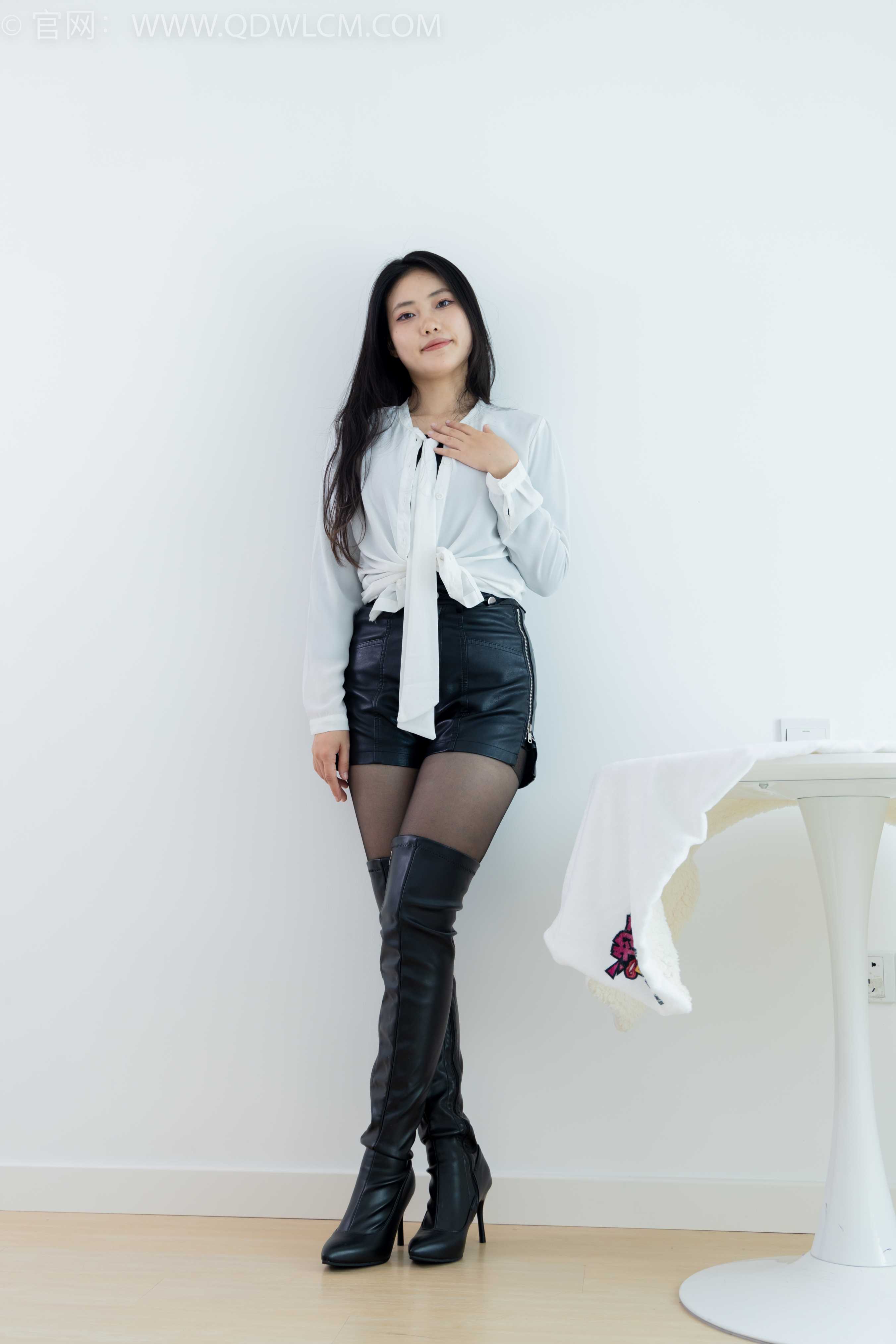 物恋传媒 NO.1690 香香-随心自由 [155P-1V-3.54G]