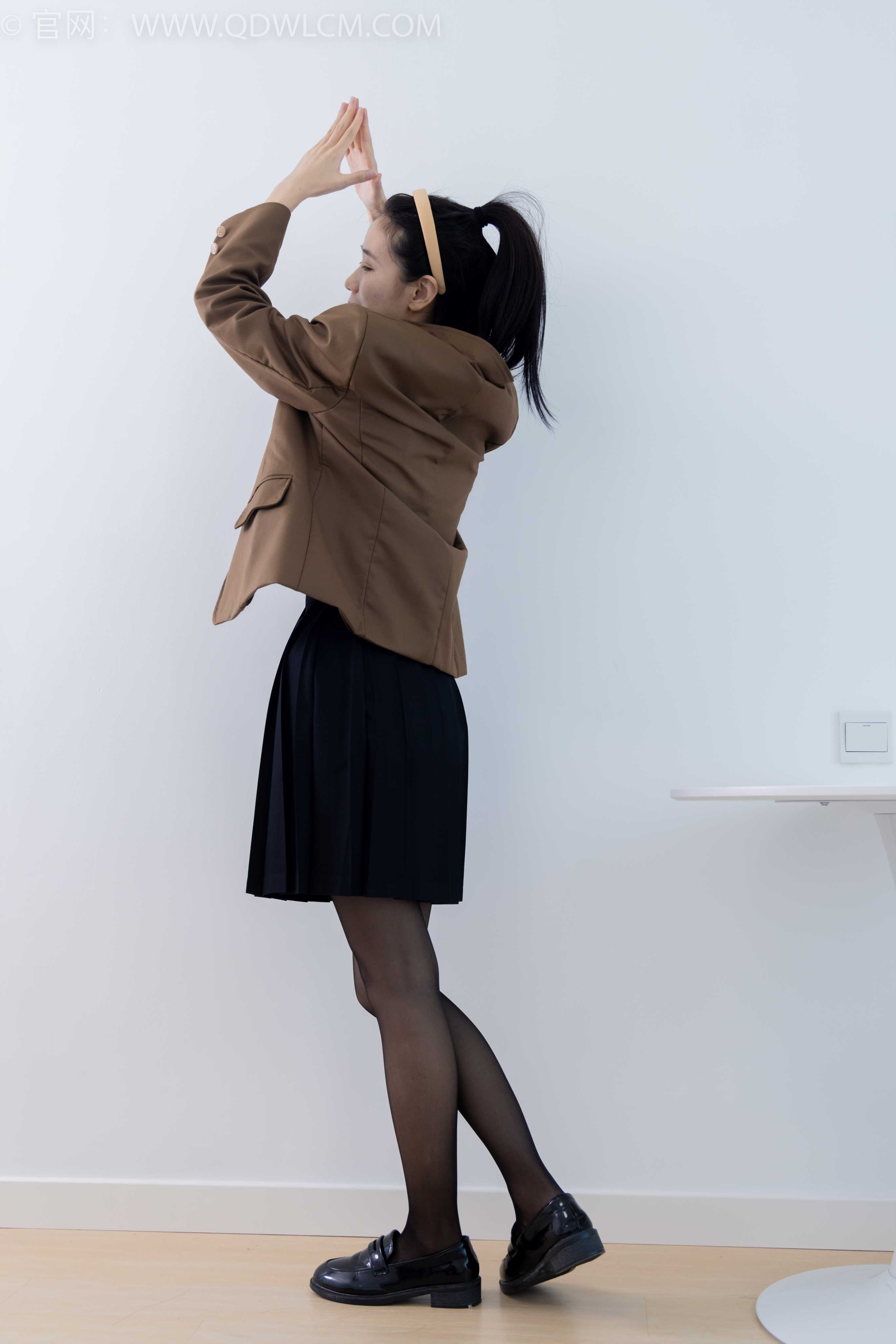 物恋传媒 NO.1713 菜菜-可爱兔兔 [330P-1V-10.43G]