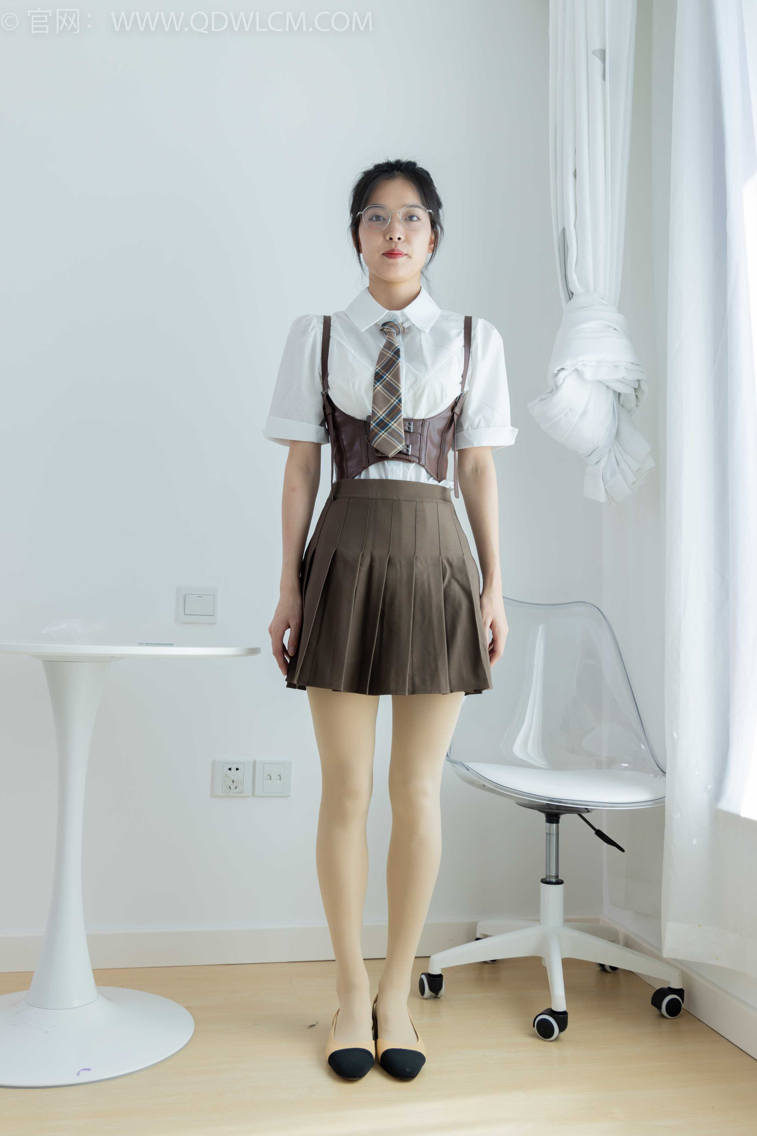 物恋传媒 NO.1717 茯苓-此刻我在你身边 [170P-1V-3.87G]