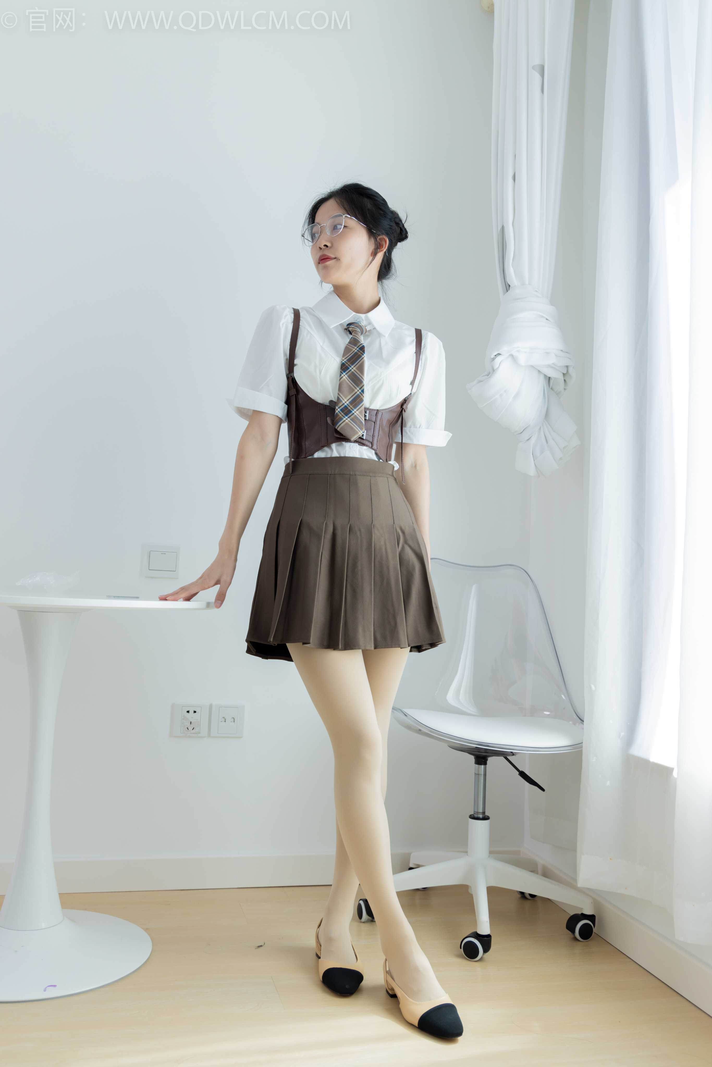 物恋传媒 NO.1717 茯苓-此刻我在你身边 [170P-1V-3.87G]