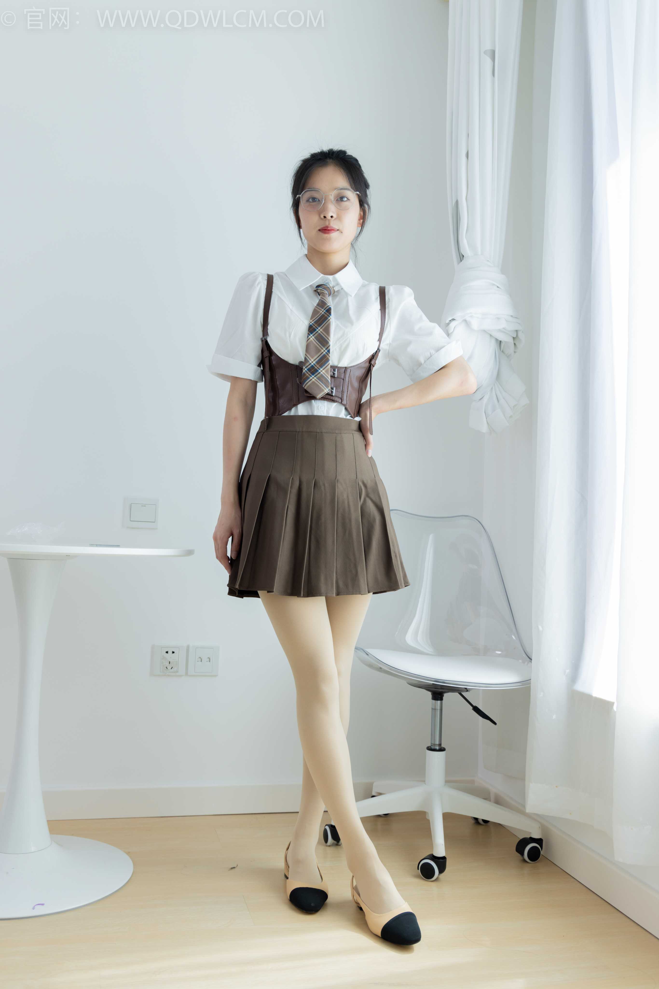 物恋传媒 NO.1717 茯苓-此刻我在你身边 [170P-1V-3.87G]