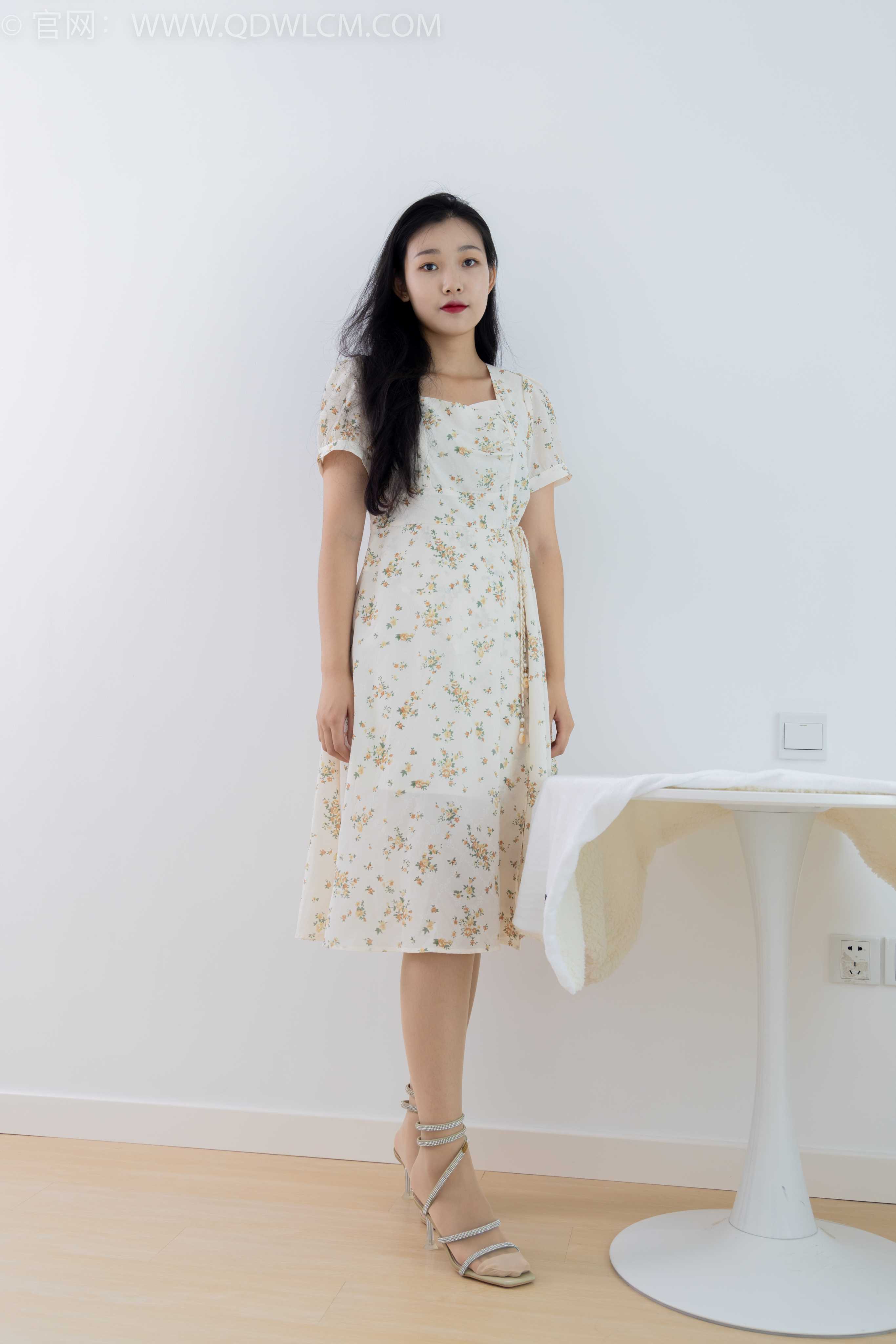 物恋传媒 NO.1719 桐桐-落叶纷飞 [150P-1V-3.48G]