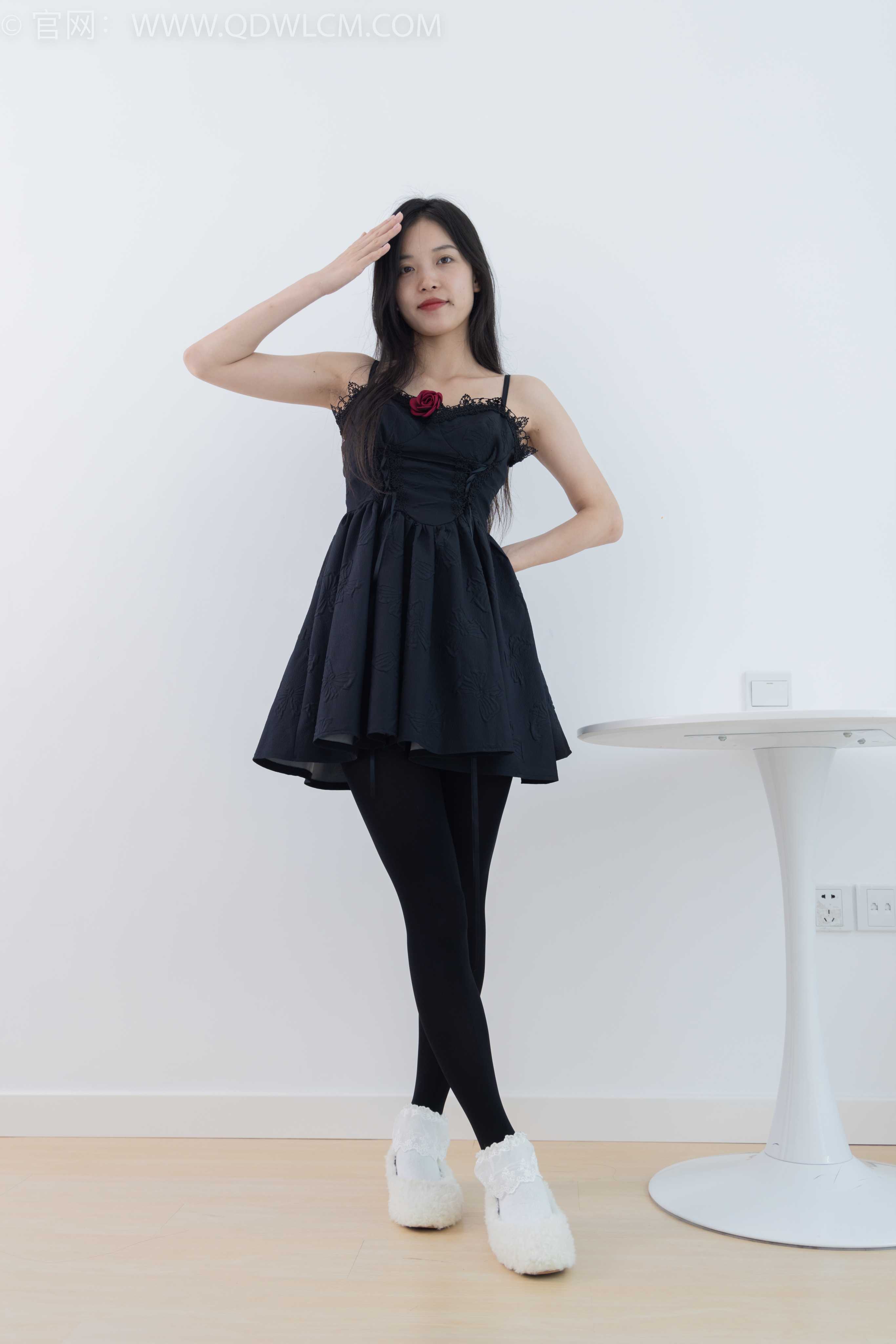 物恋传媒 NO.1722 茯苓-木叶落秋生 [170P-1V-3.9G]