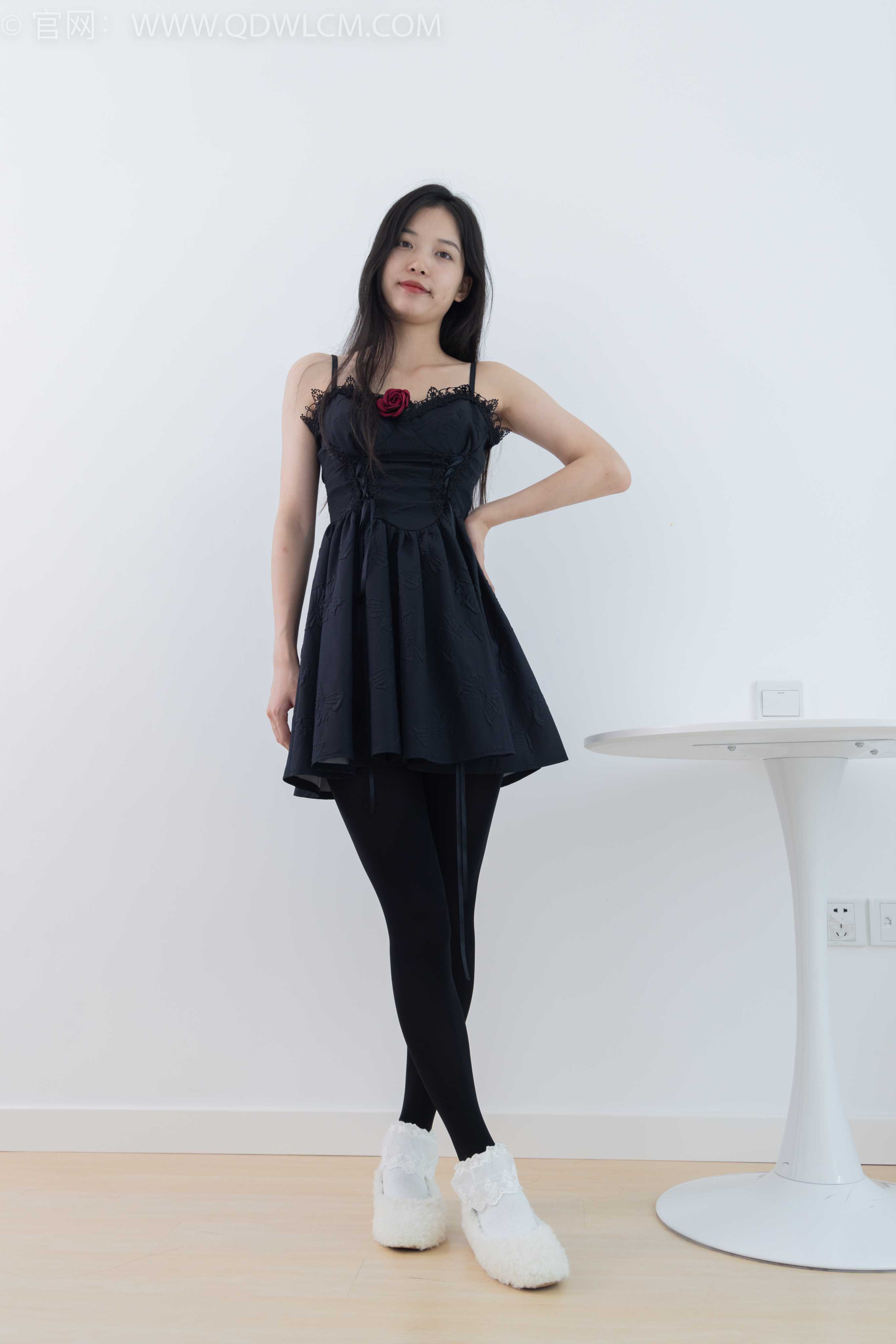 物恋传媒 NO.1722 茯苓-木叶落秋生 [170P-1V-3.9G]