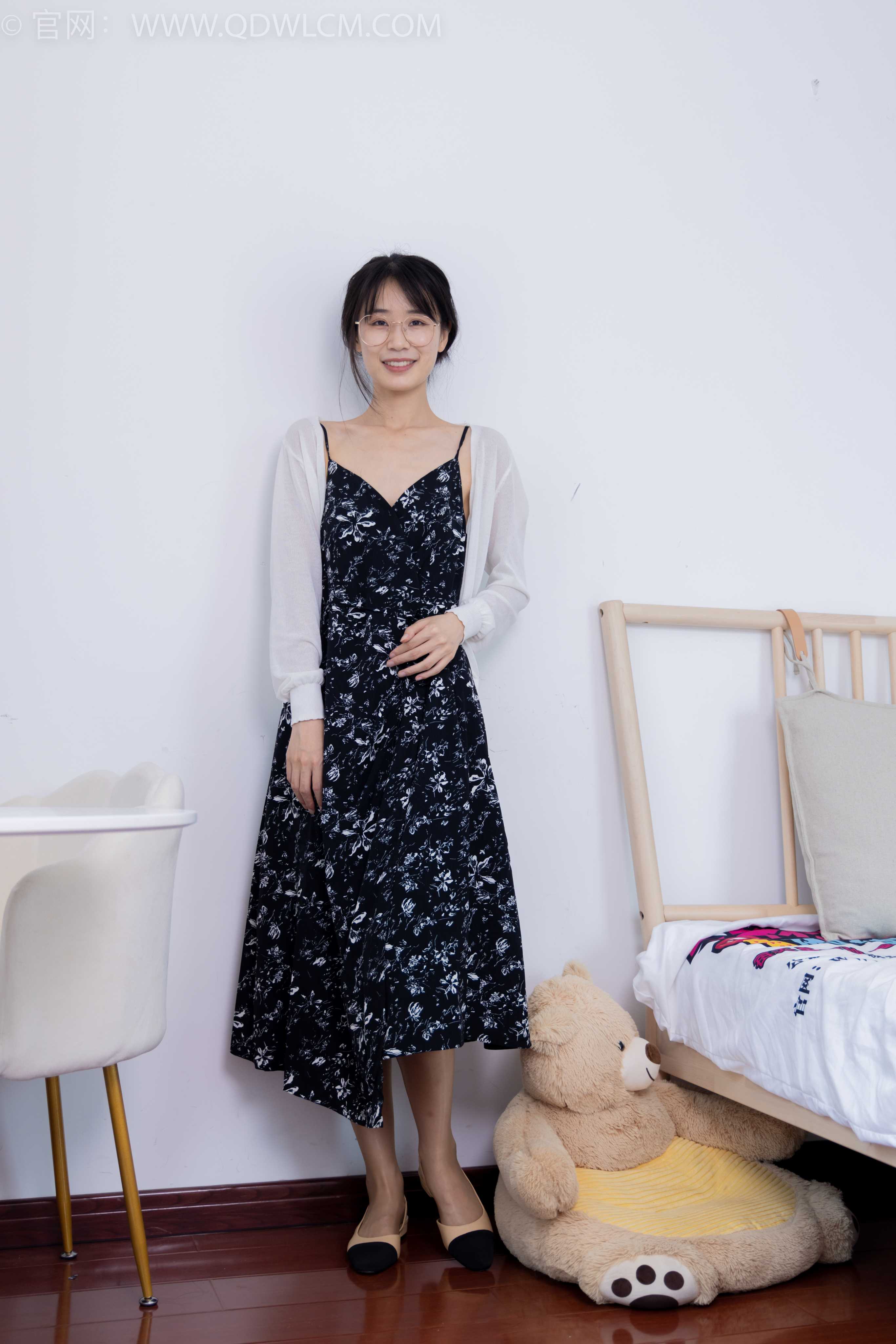 物恋传媒 NO.1723 菜菜-明媚阳光 [150P-1V-4.23G]