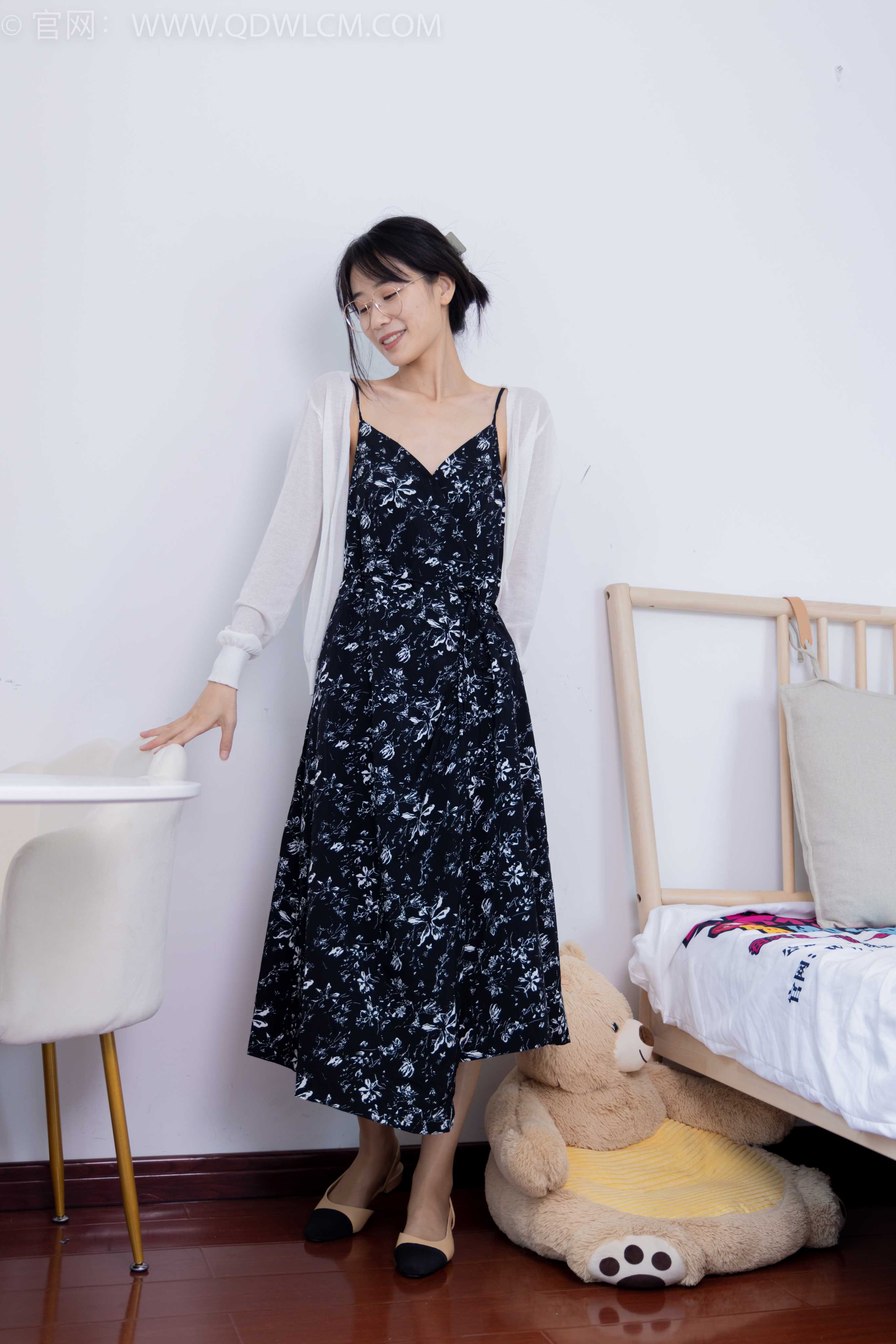 物恋传媒 NO.1723 菜菜-明媚阳光 [150P-1V-4.23G]