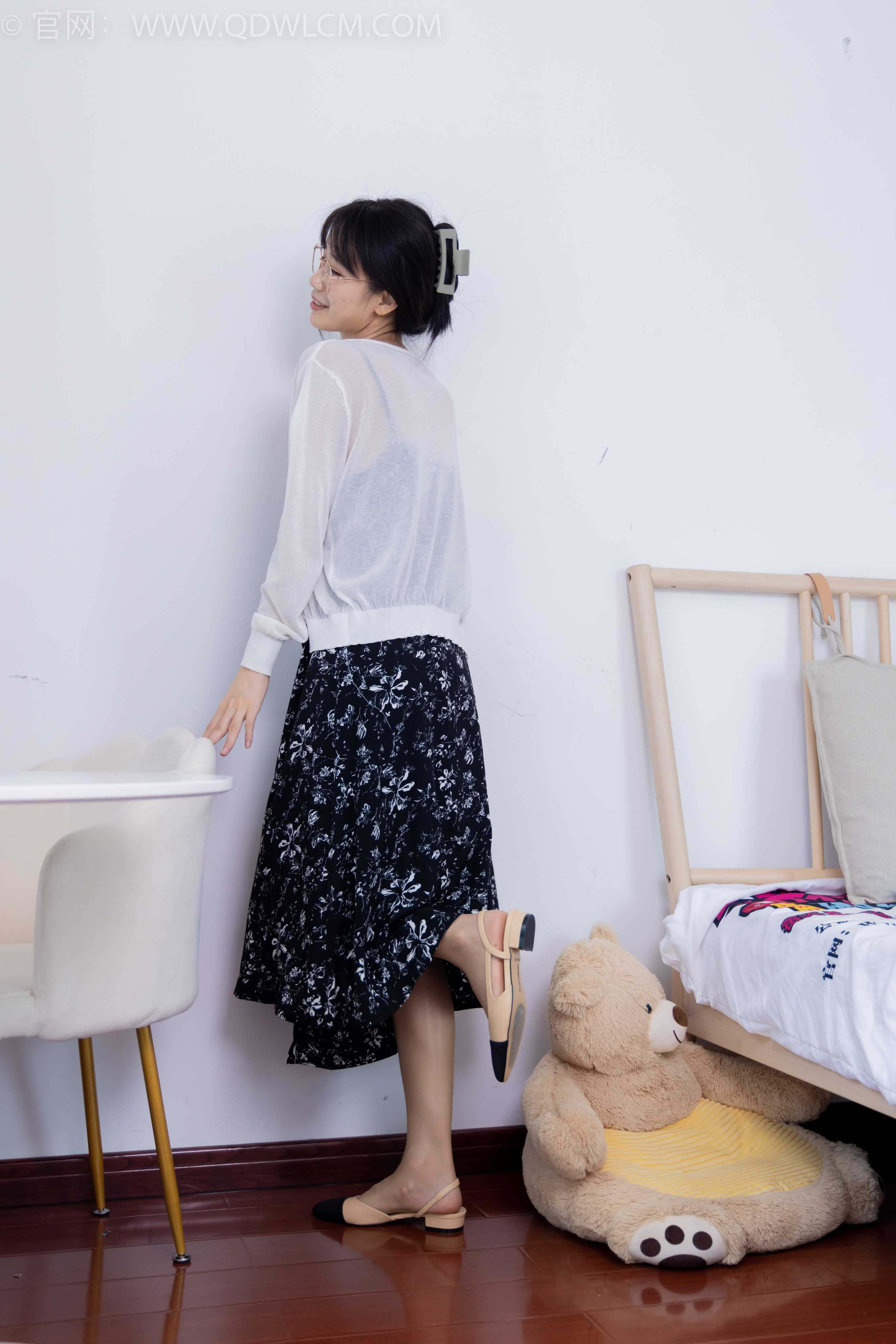 物恋传媒 NO.1723 菜菜-明媚阳光 [150P-1V-4.23G]