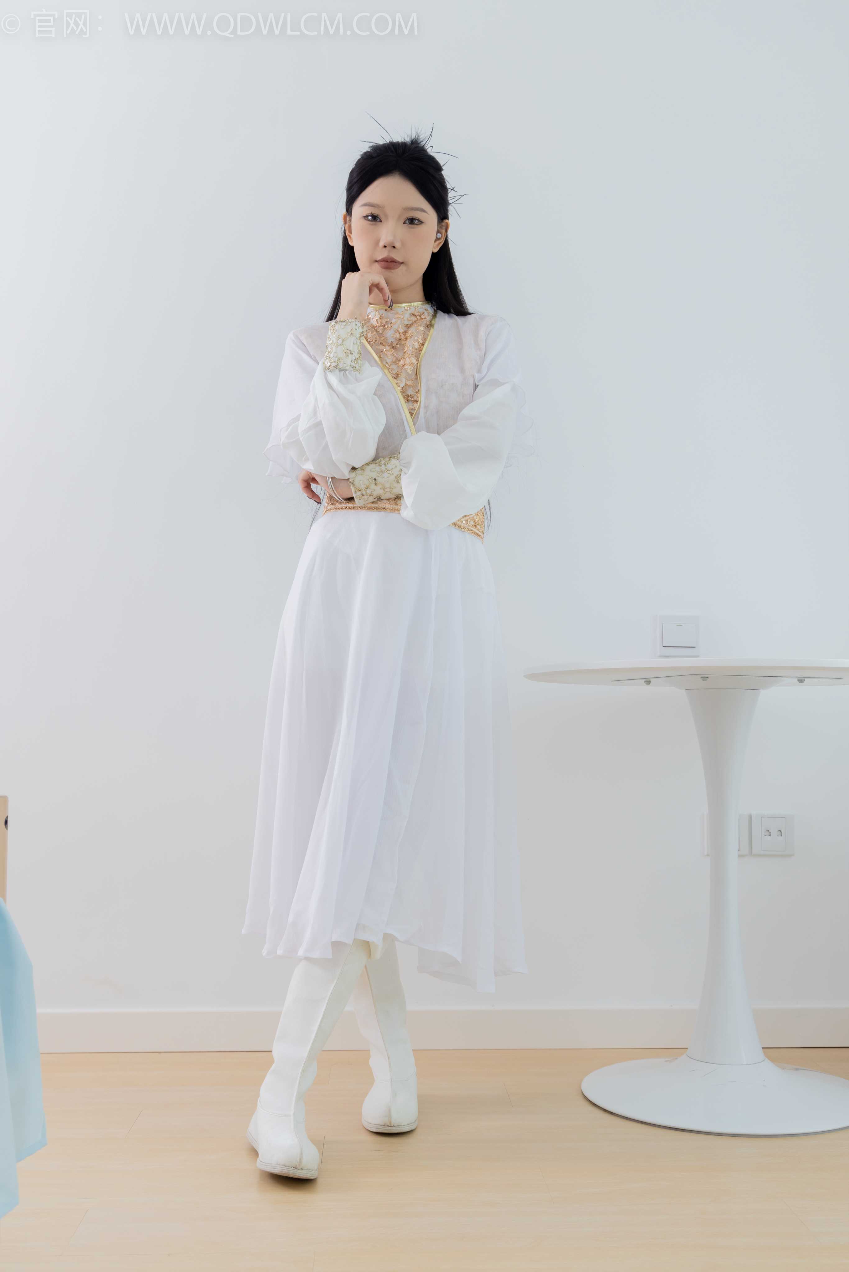 物恋传媒 NO.1731 小竹-雪山飞狐 [160P-1V-3.85G]