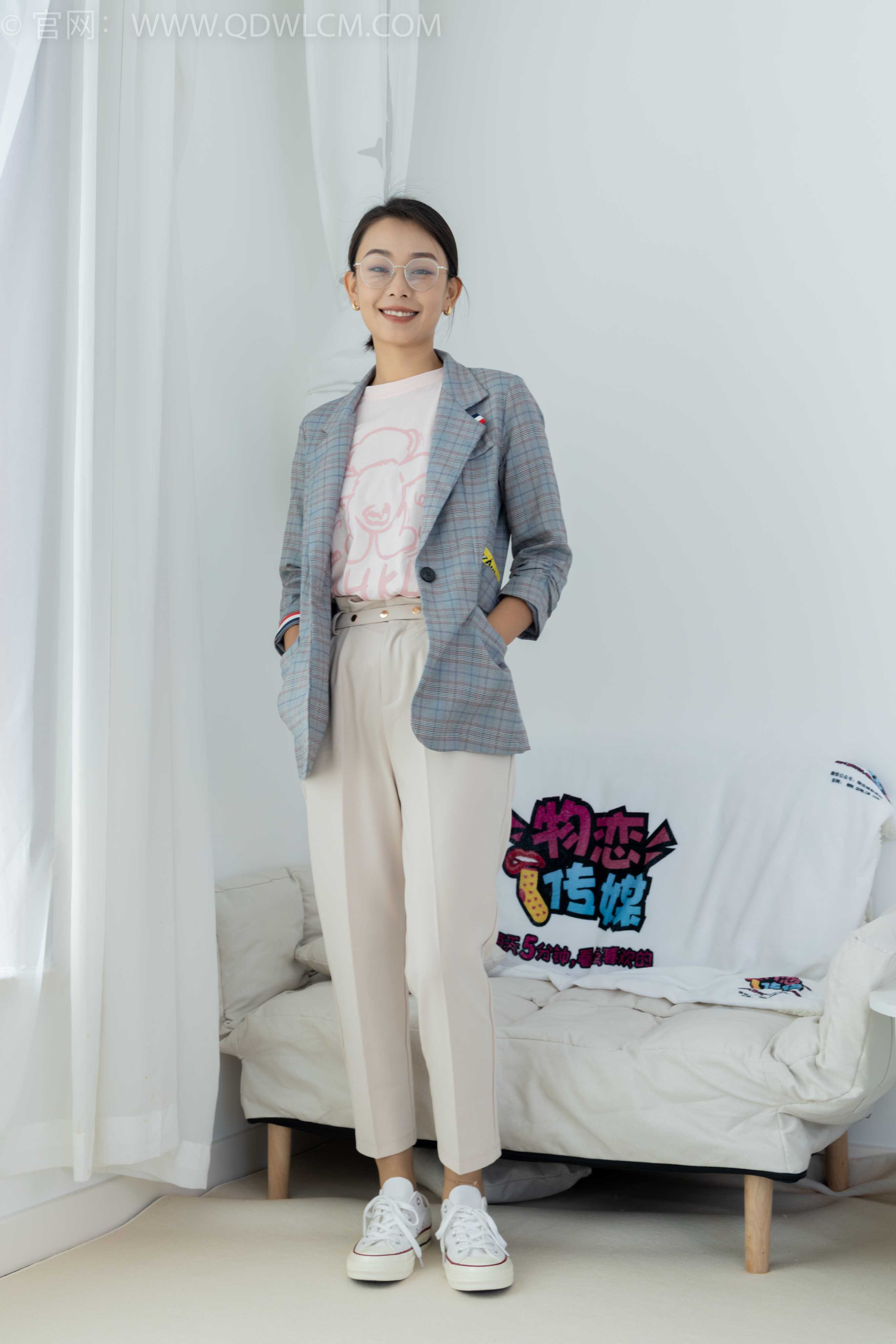 物恋传媒 NO.1732 岚岚-秋意渐浓 [175P-1V-3.93G]