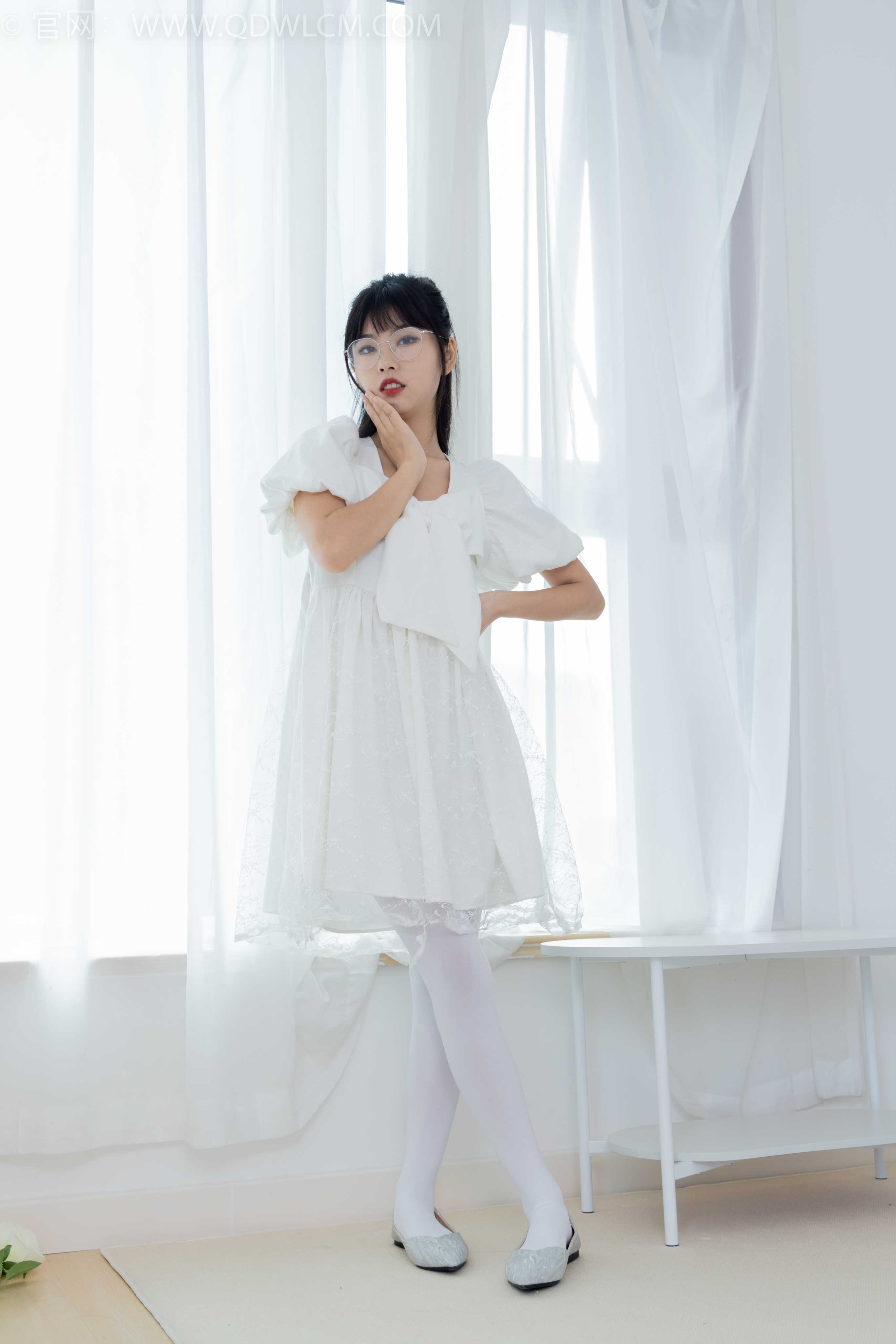 物恋传媒 NO.1742 米米-优雅天鹅 [180P-1V-4.53G] 插<span class=