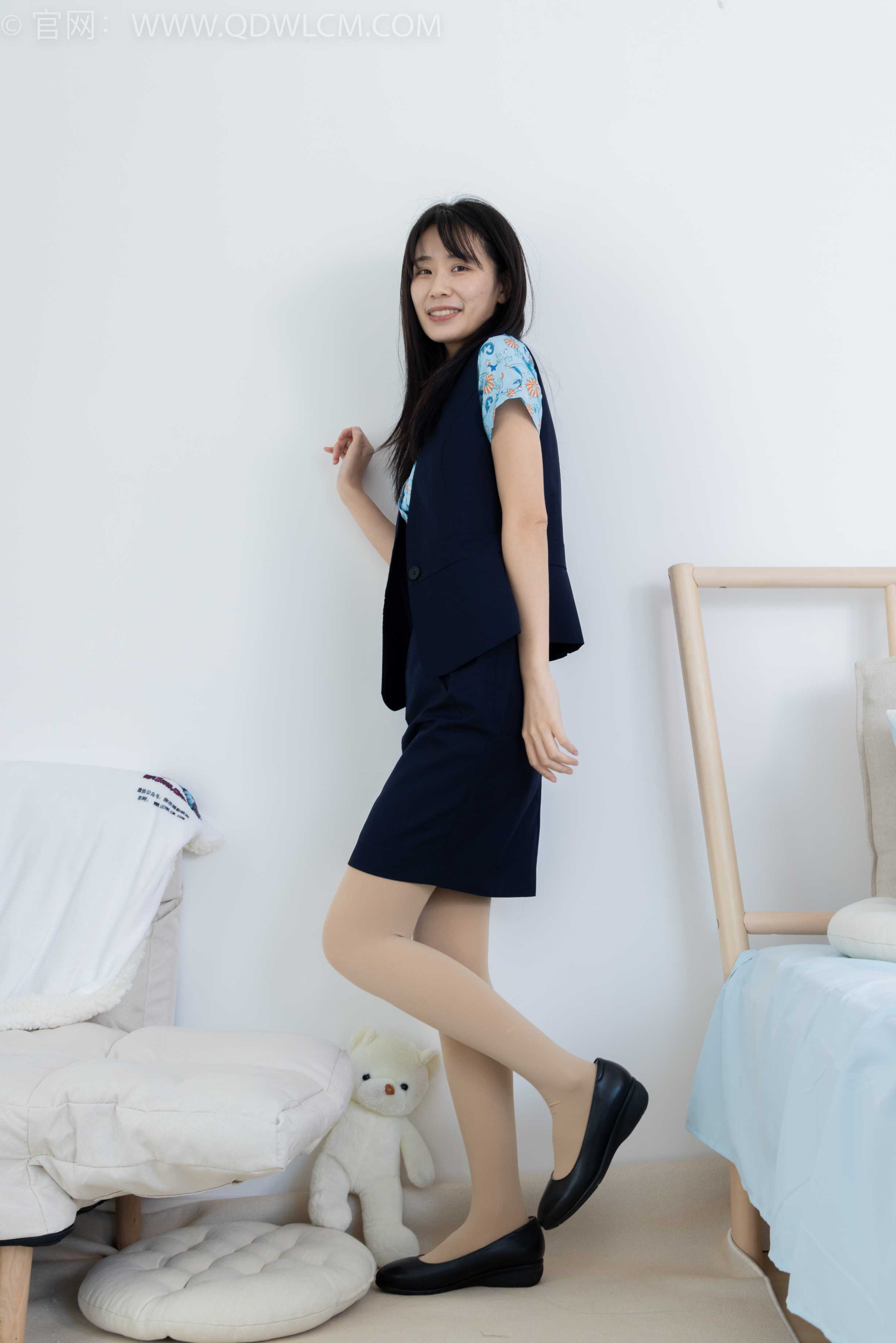 物恋传媒 NO.1747 菜菜-月光下的人鱼 [150P-1V-3.7G]