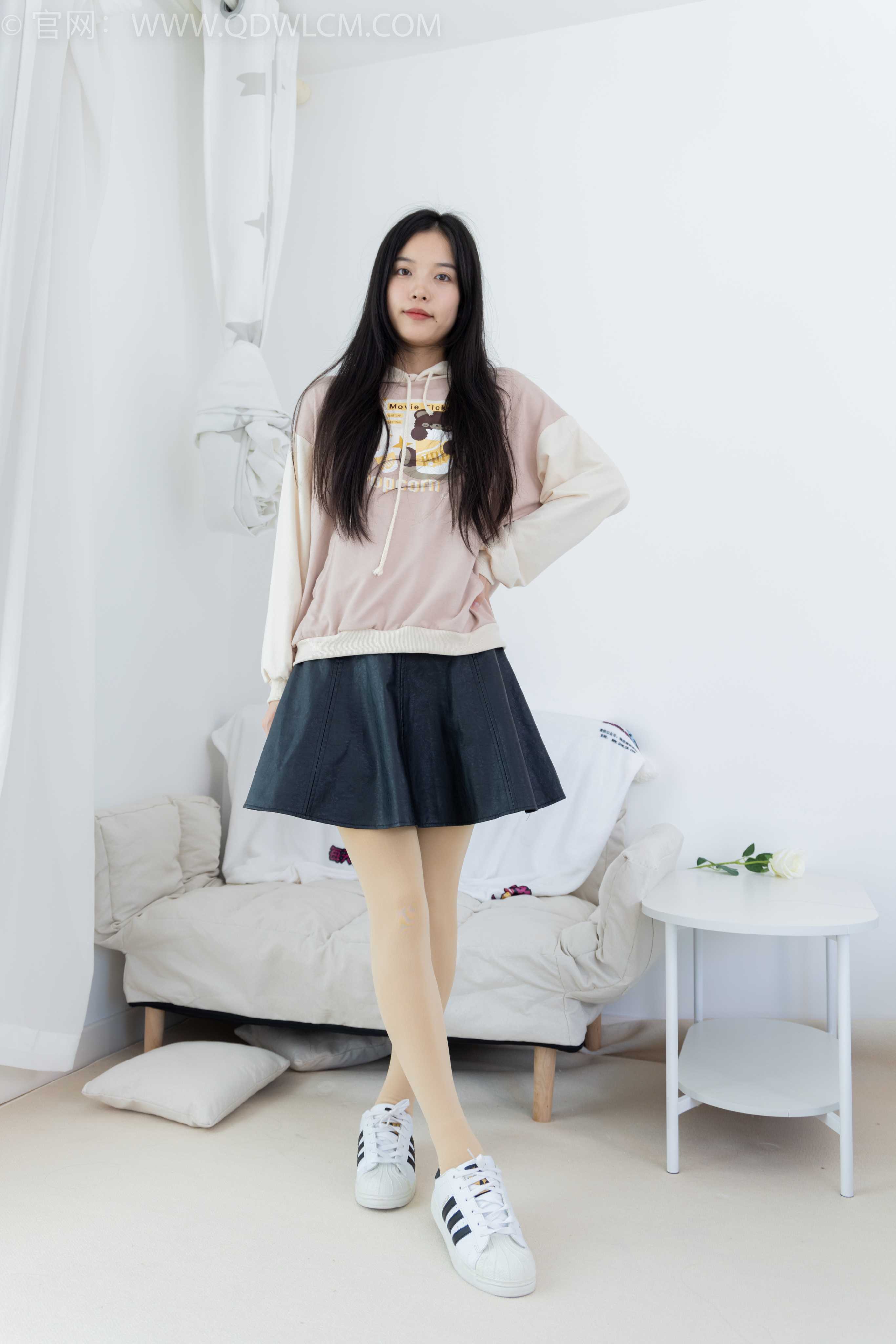 物恋传媒 NO.1748 茯苓-肆意奔跑 [150P-1V-3.65G]