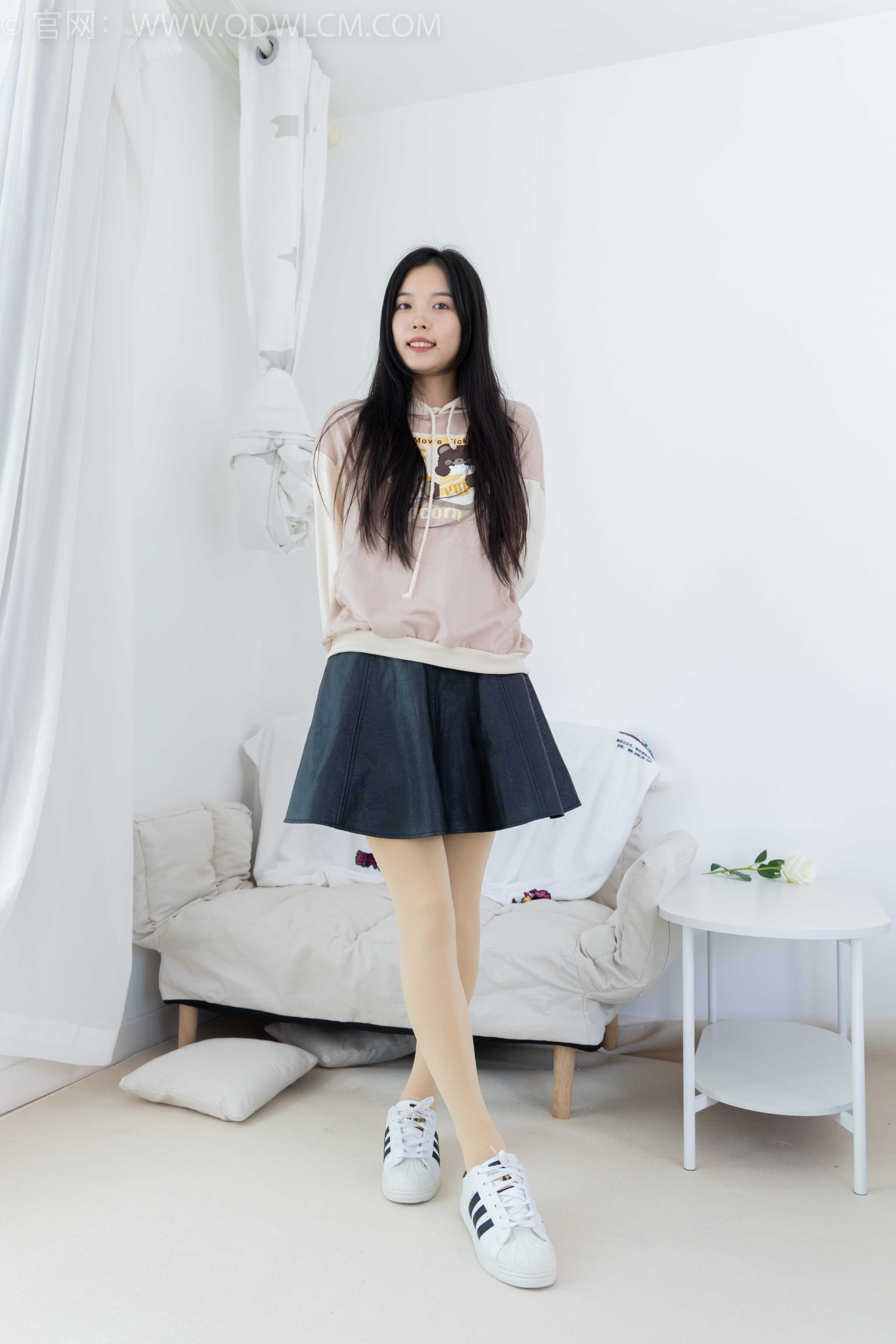 物恋传媒 NO.1748 茯苓-肆意奔跑 [150P-1V-3.65G]