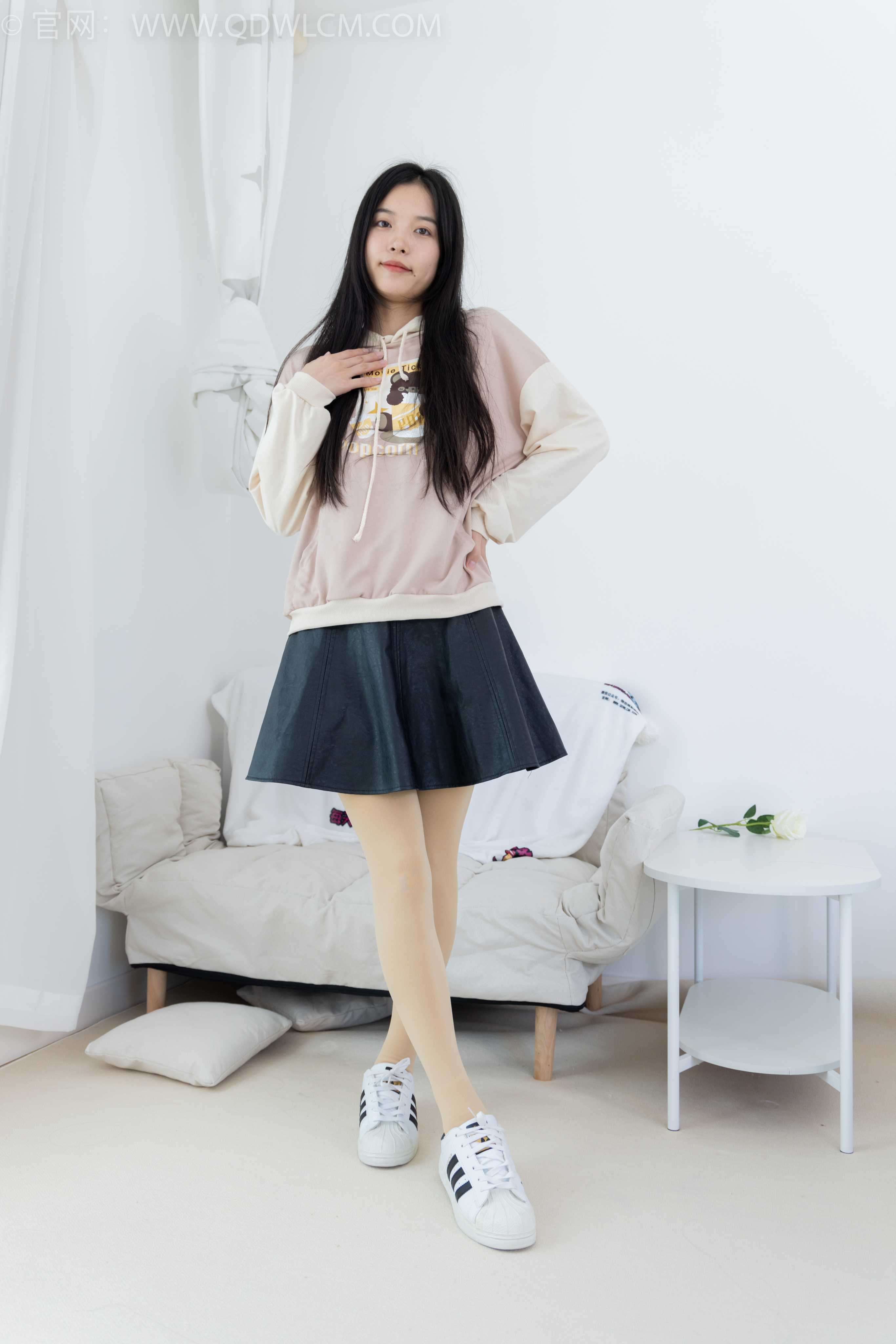 物恋传媒 NO.1748 茯苓-肆意奔跑 [150P-1V-3.65G]