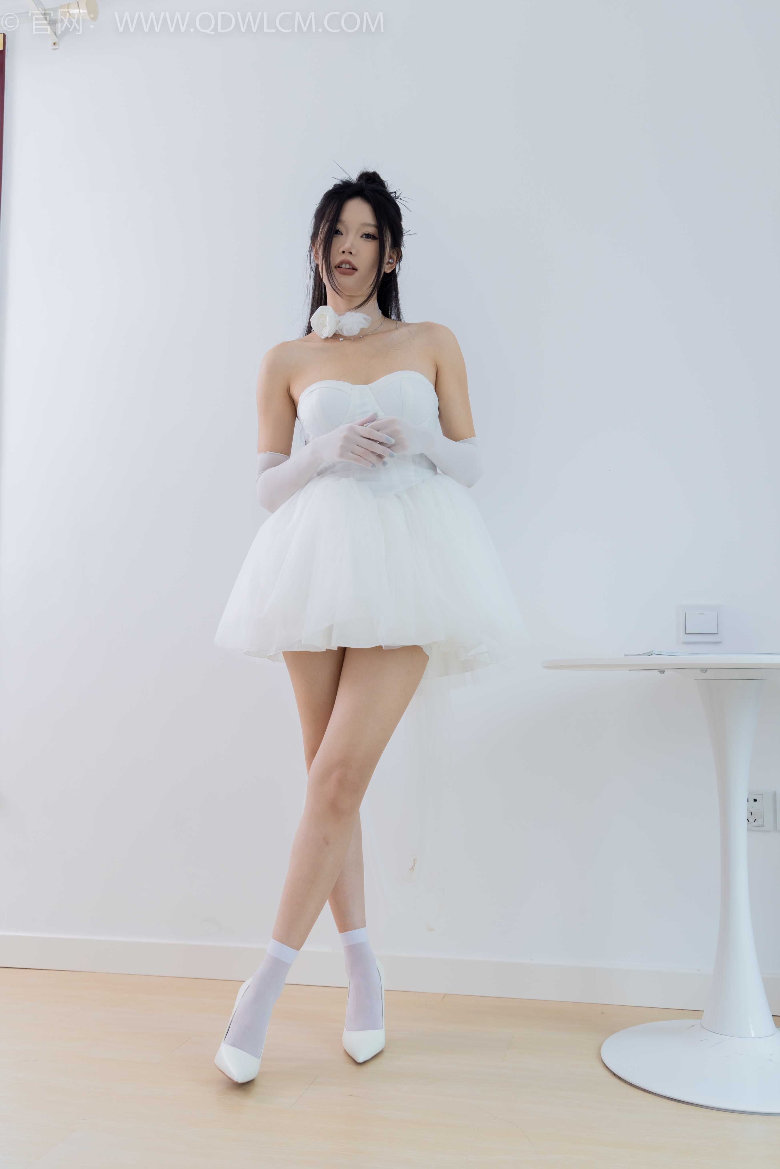 物恋传媒 NO.1753 小竹-浪漫白纱 [220P-1V-5.3G]