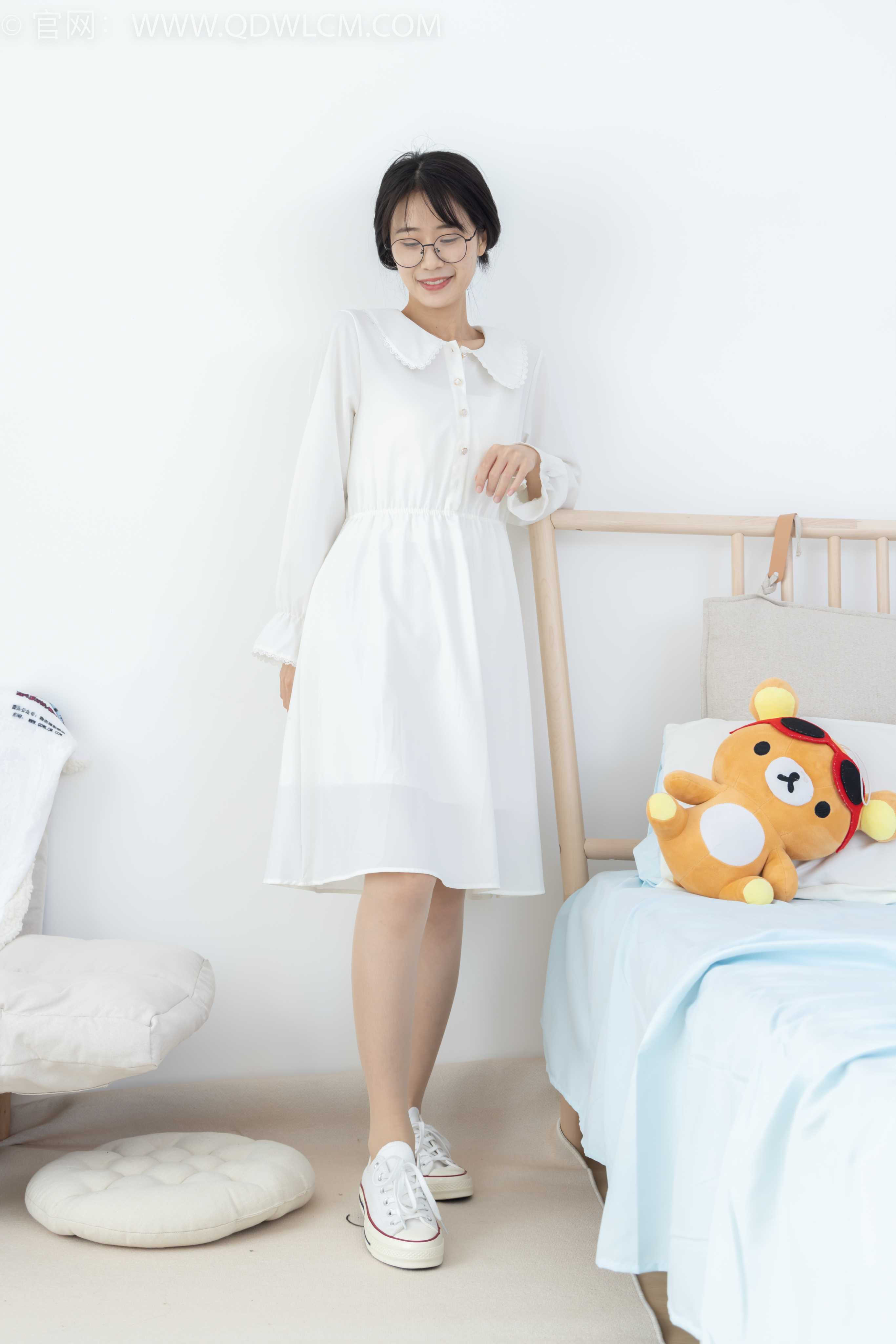 物恋传媒 NO.1754 菜菜-万籁俱静 [160P-1V-3.02G]