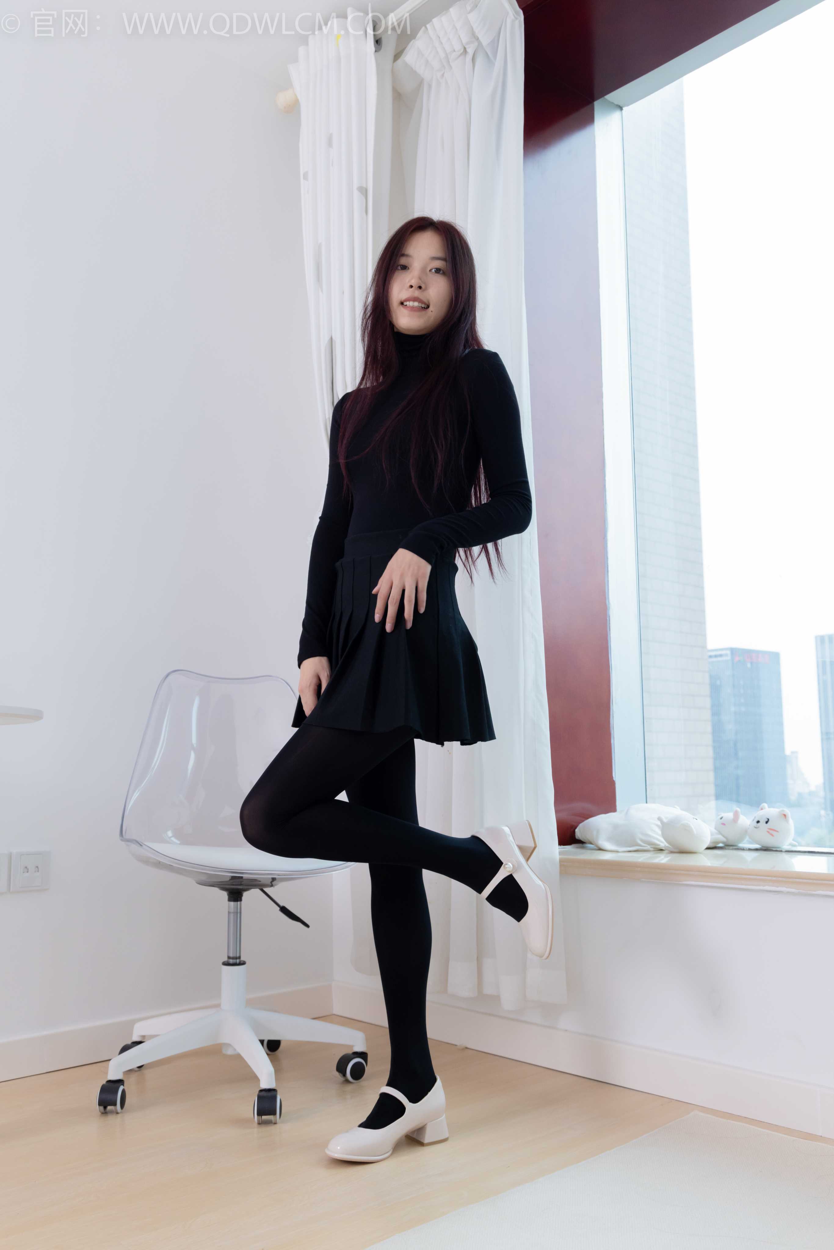 物恋传媒 NO.1755 茯苓-飞鸟和蝉 [180P-1V-4.98G]