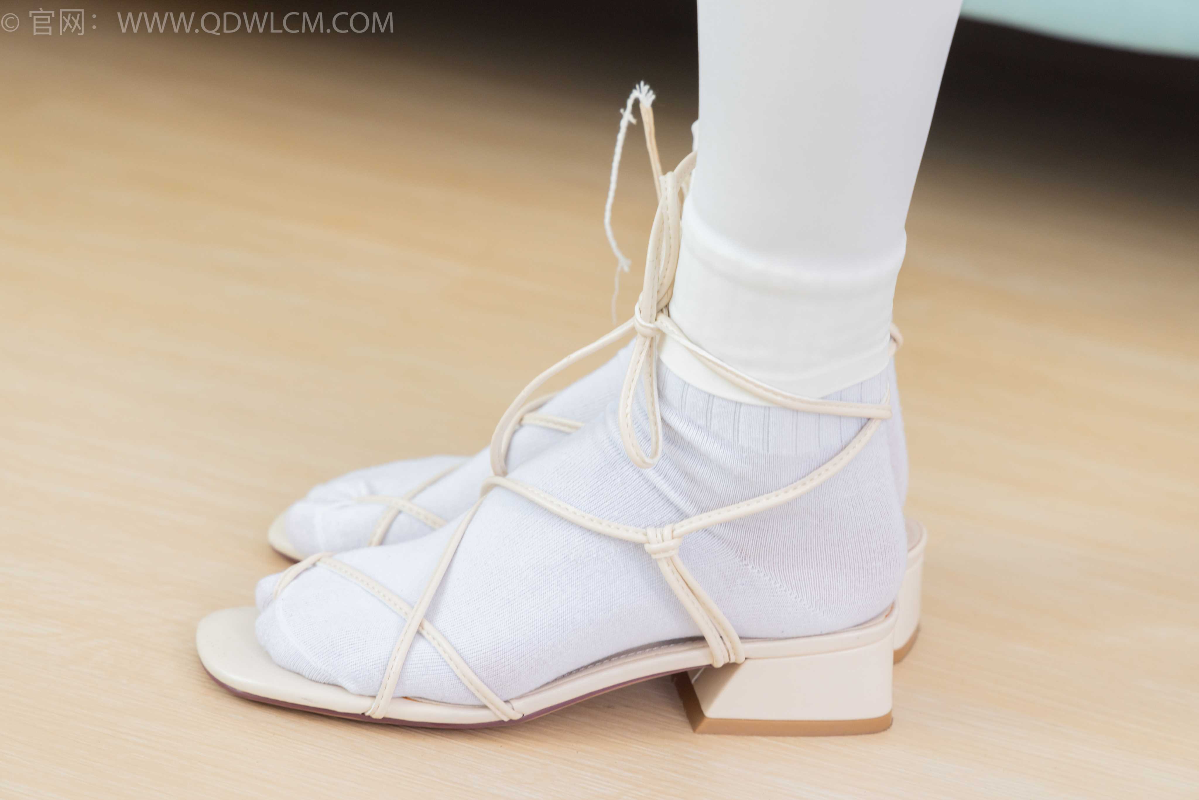 物恋传媒 NO.1778 茯苓-玫瑰绽放 [180P-1V-5.79G]