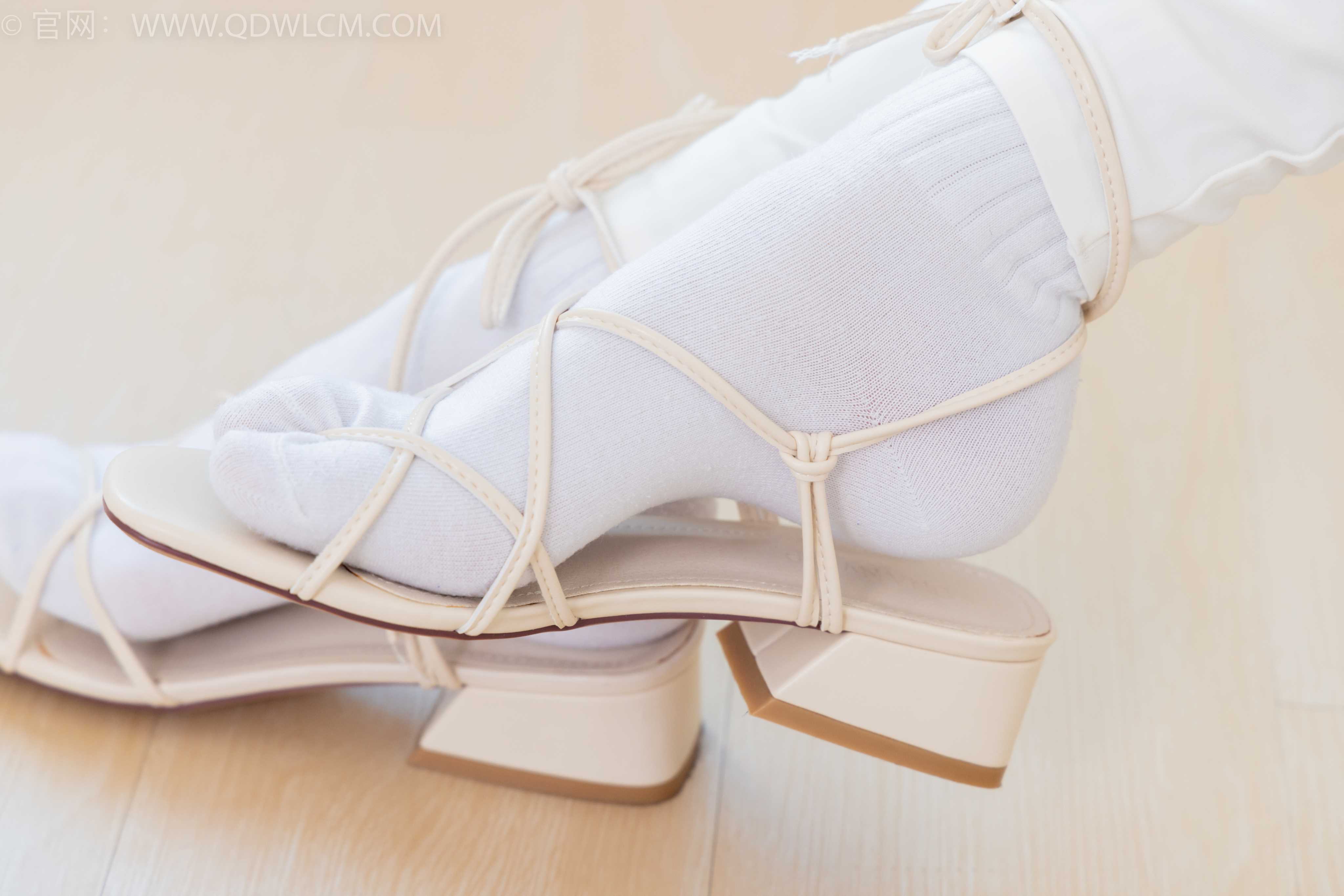 物恋传媒 NO.1778 茯苓-玫瑰绽放 [180P-1V-5.79G]