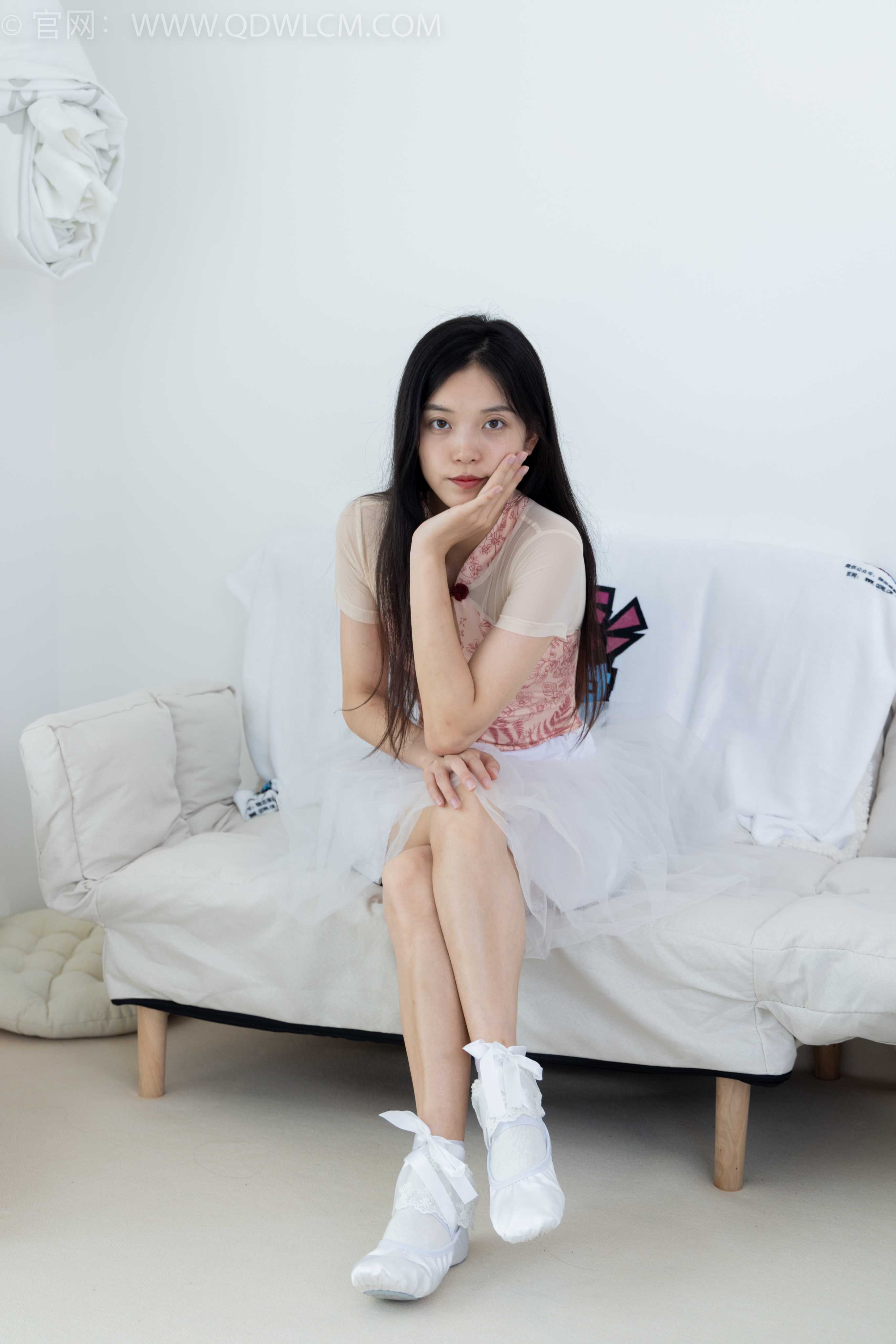 物恋传媒 NO.1788 茯苓-烦恼被遗忘 [200P-1V-4.57G]