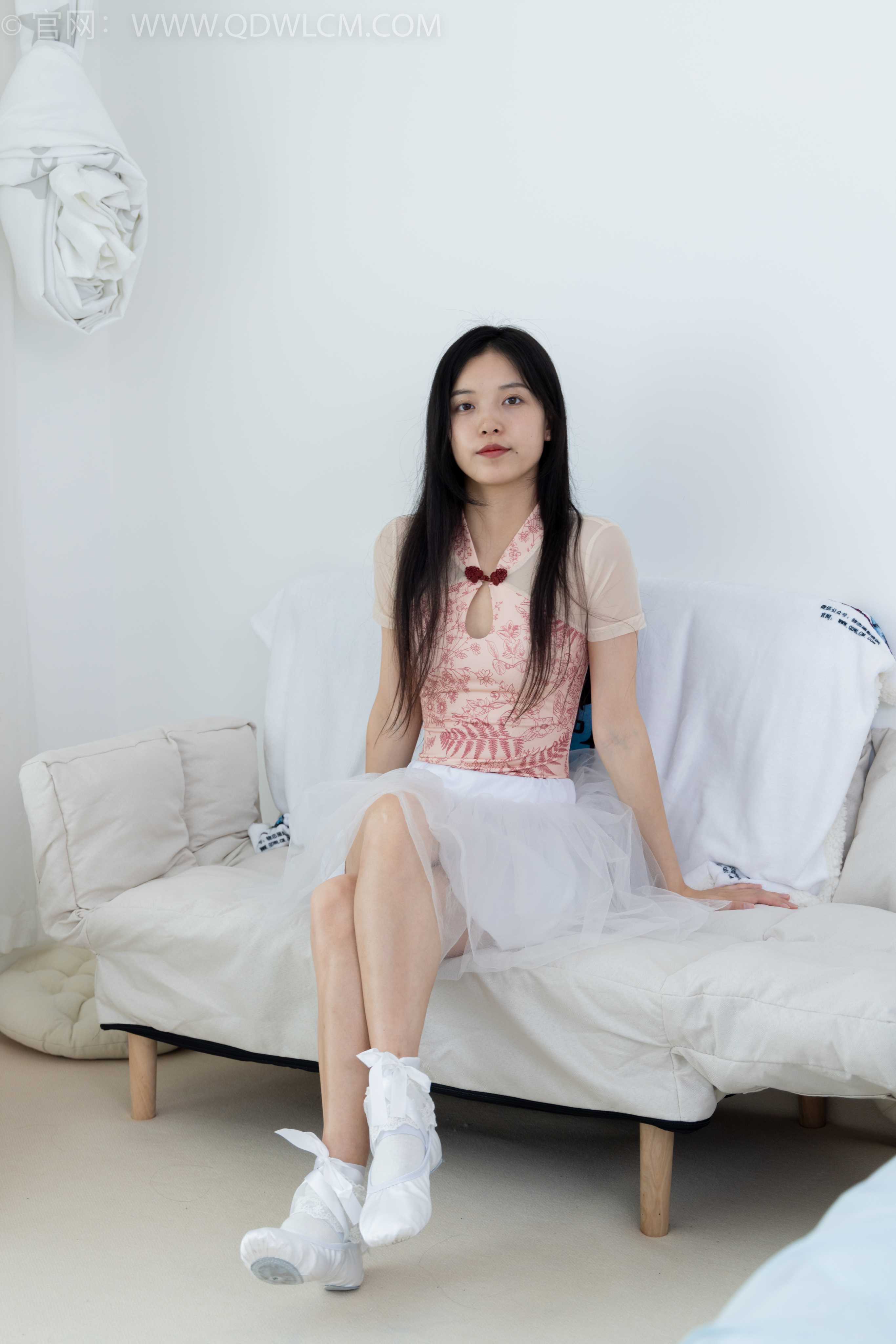 物恋传媒 NO.1788 茯苓-烦恼被遗忘 [200P-1V-4.57G]