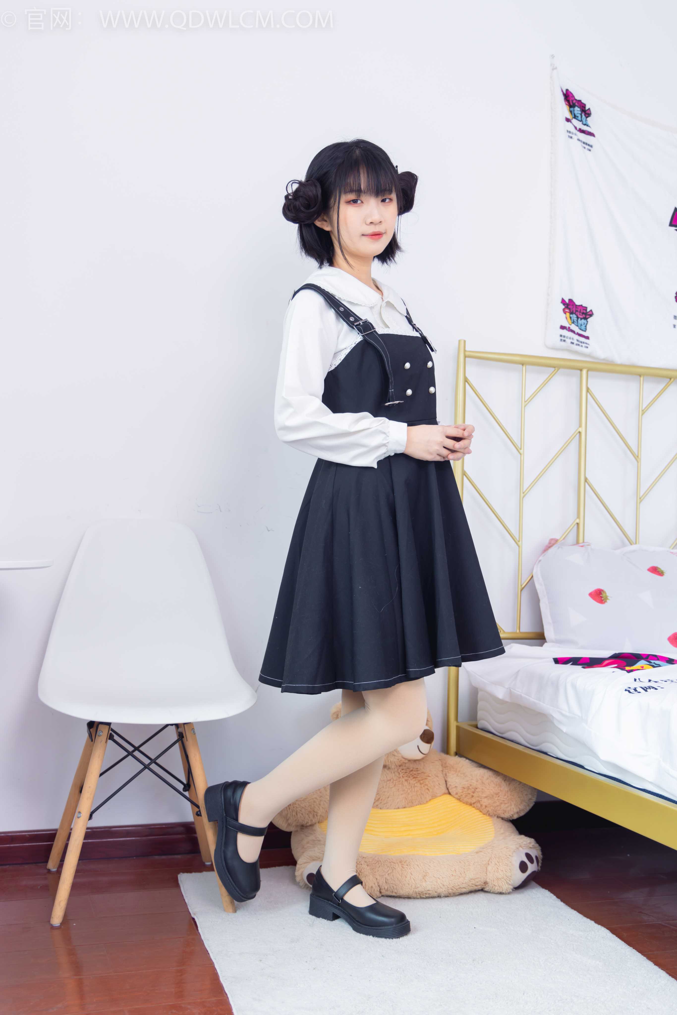 物恋传媒 NO.1799 暗月-爱笑的眼睛 [150P-1V-3.34G]