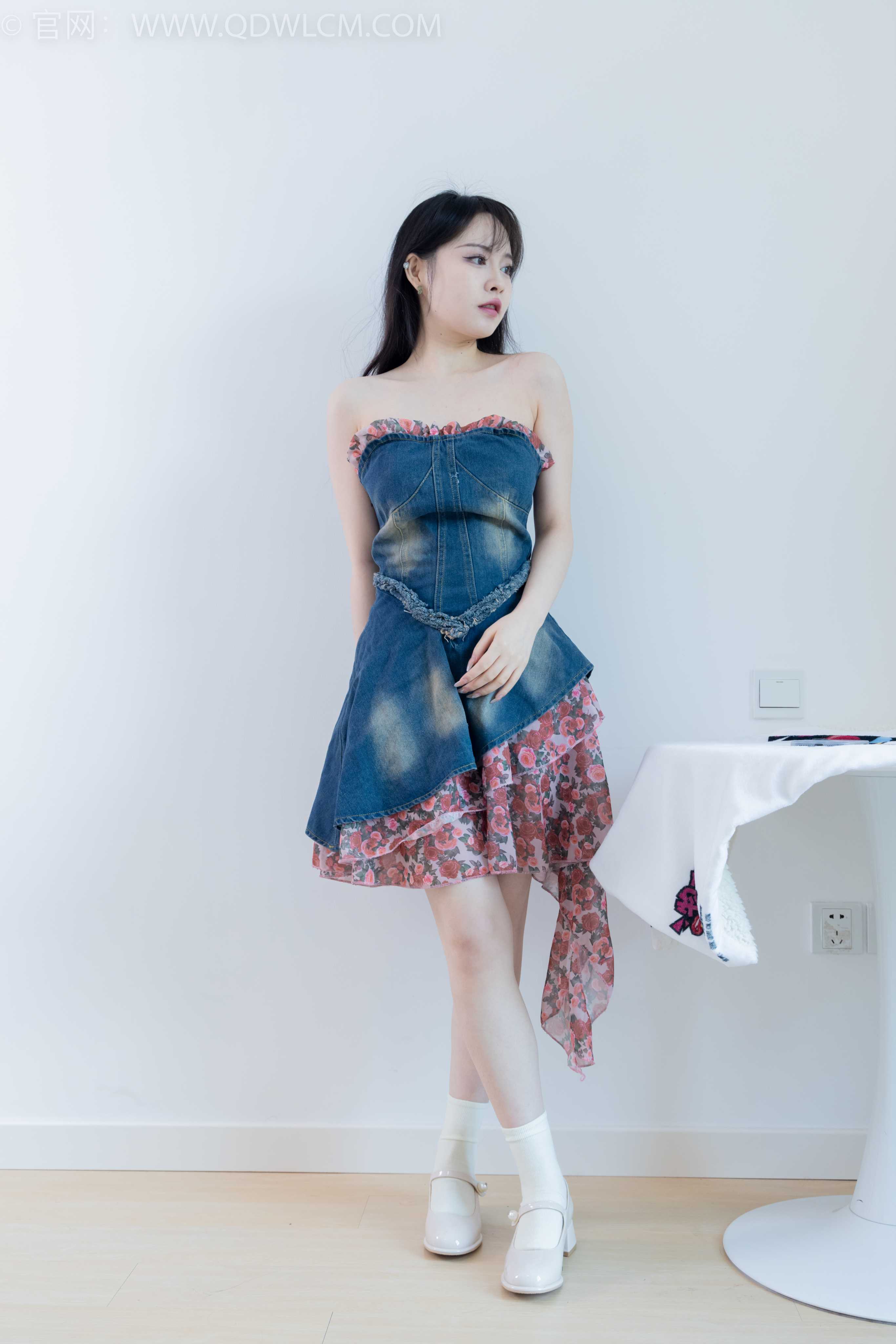 物恋传媒 NO.1806 小酒-新人驾到 [150P-1V-3.84G]