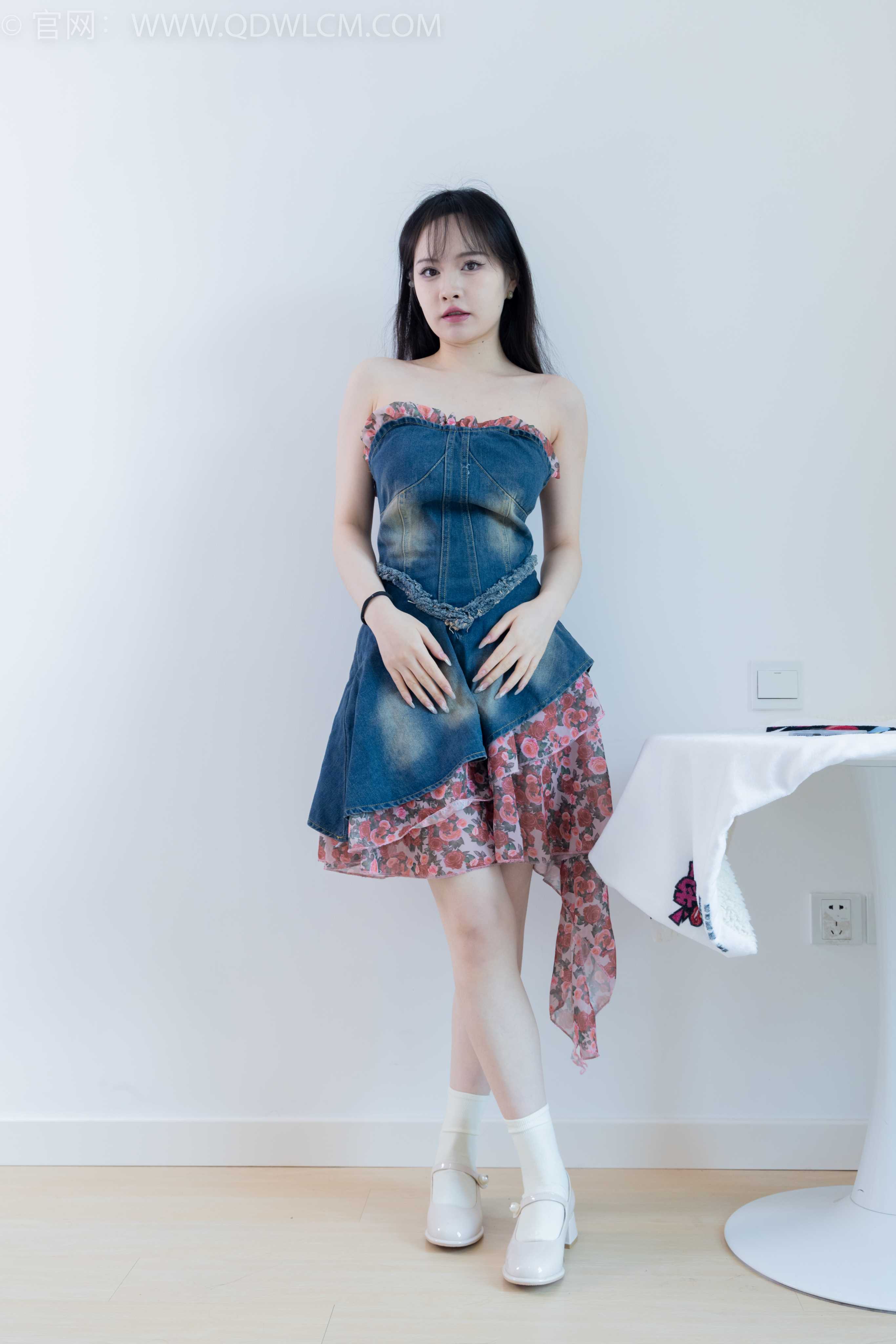 物恋传媒 NO.1806 小酒-新人驾到 [150P-1V-3.84G]