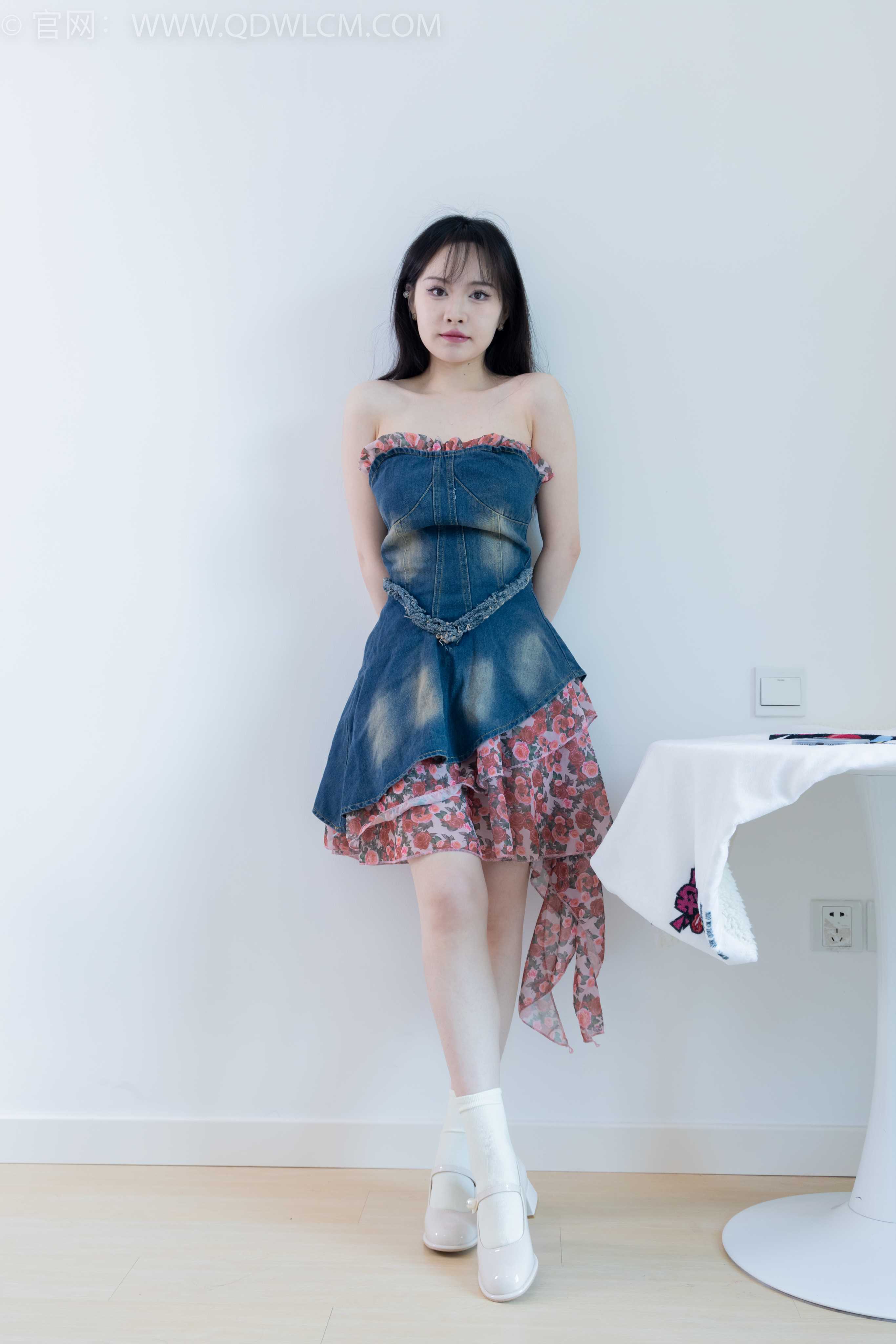 物恋传媒 NO.1806 小酒-新人驾到 [150P-1V-3.84G]