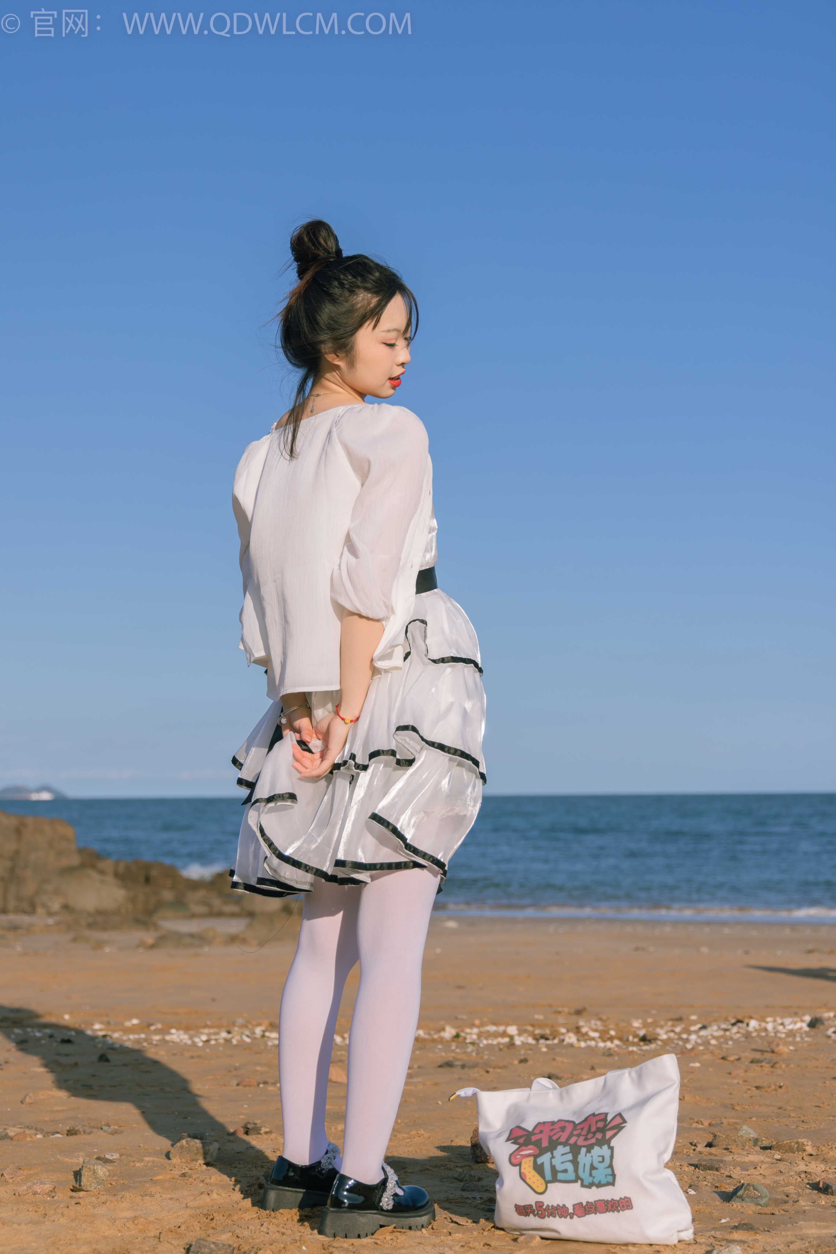 物恋传媒 NO.1828 挽挽-海上月 [150P-1V-4.07G]