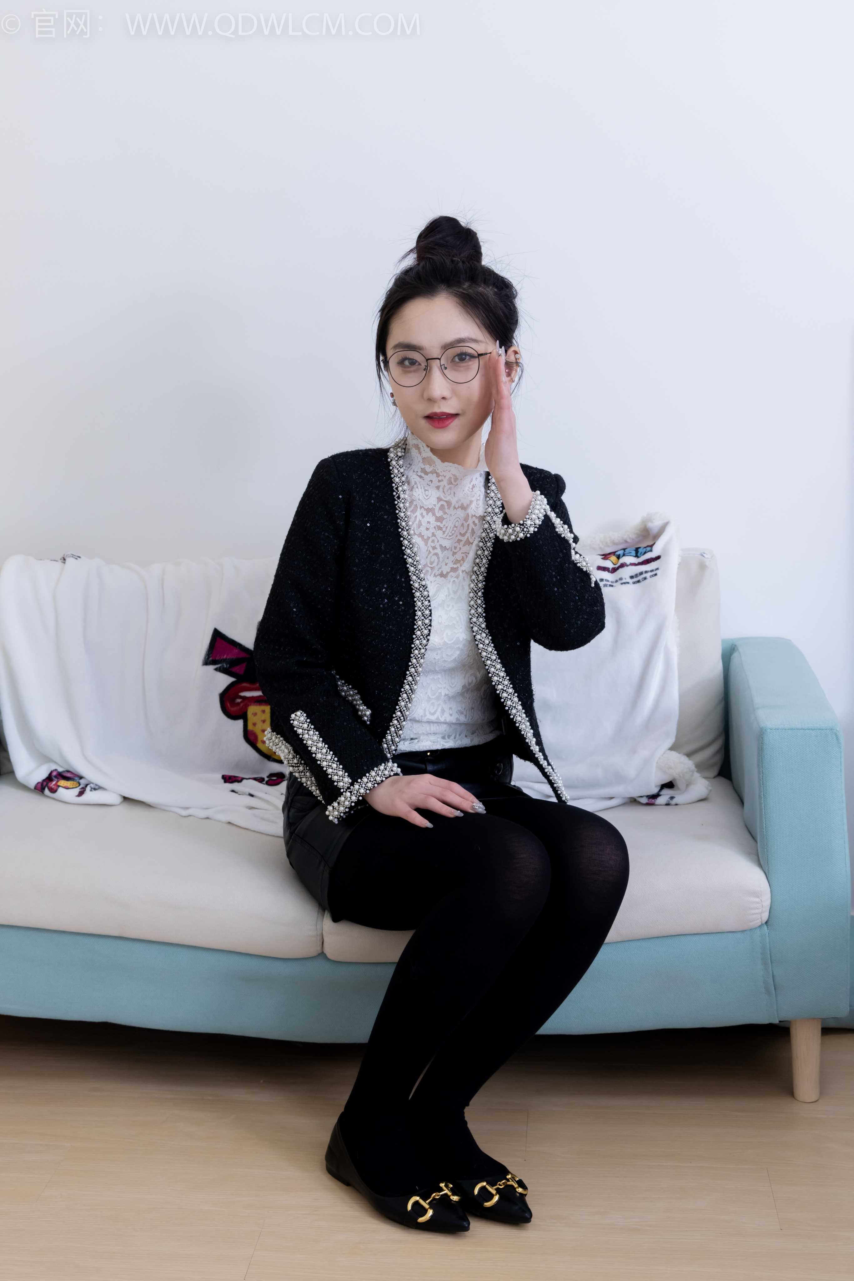 物恋传媒 NO.1852 川川-走过咖啡屋 [160P-1V-4.02G]