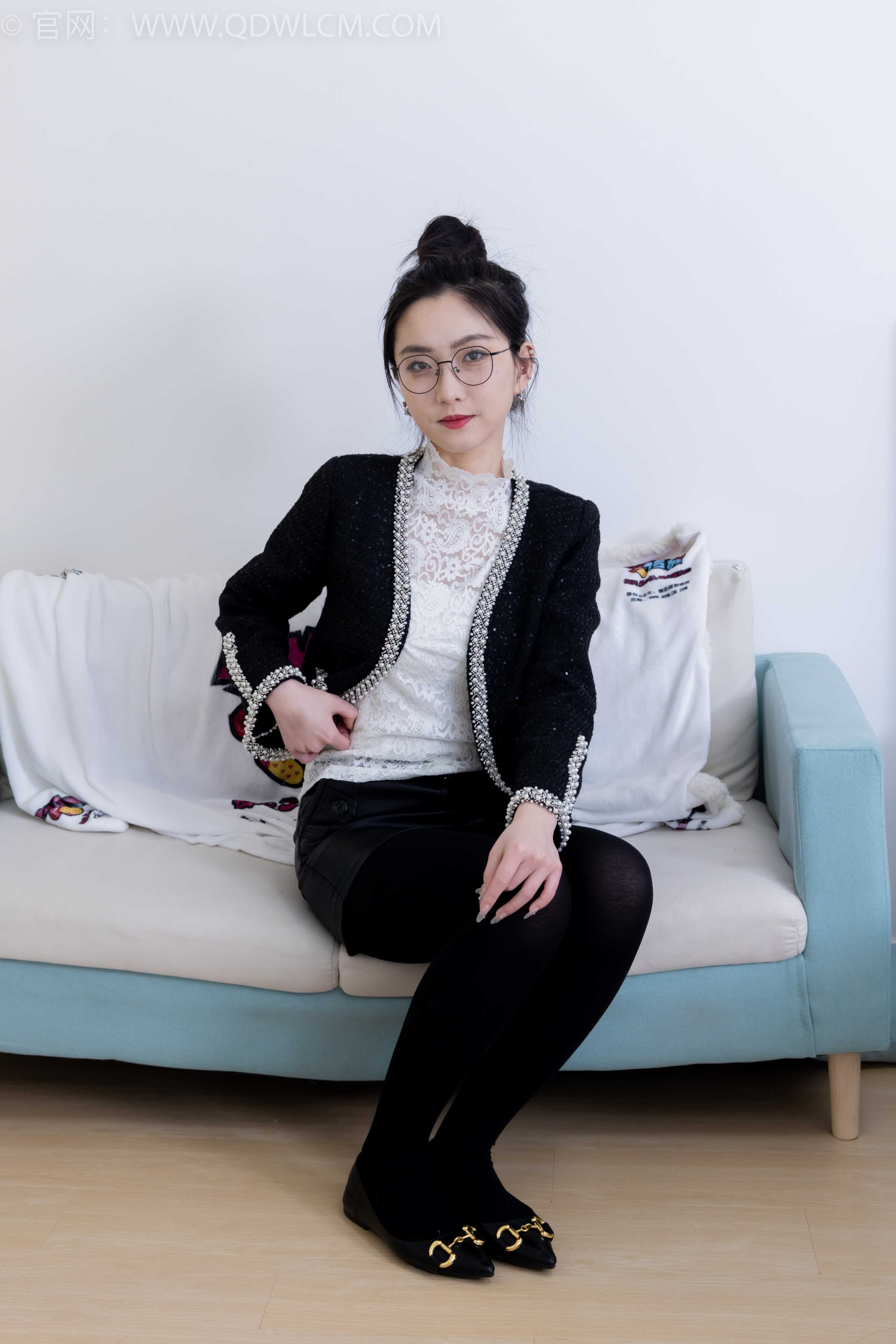 物恋传媒 NO.1852 川川-走过咖啡屋 [160P-1V-4.02G]