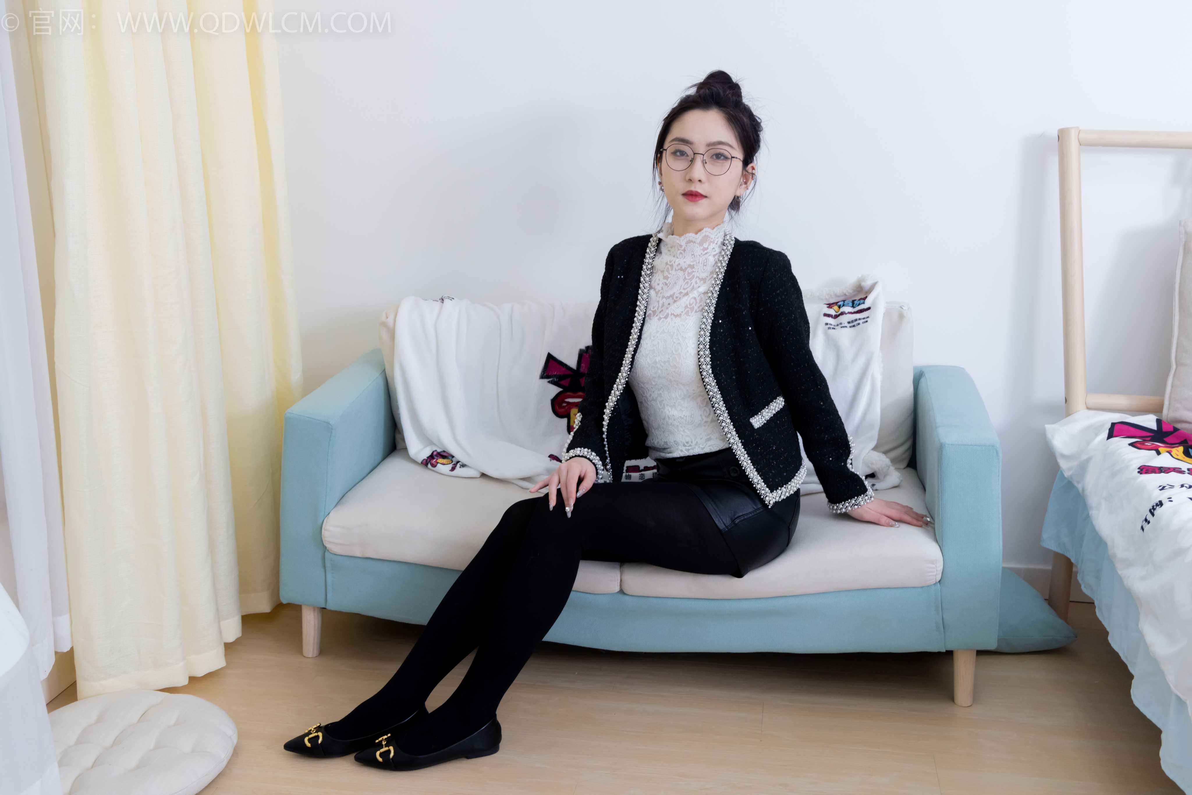 物恋传媒 NO.1852 川川-走过咖啡屋 [160P-1V-4.02G]