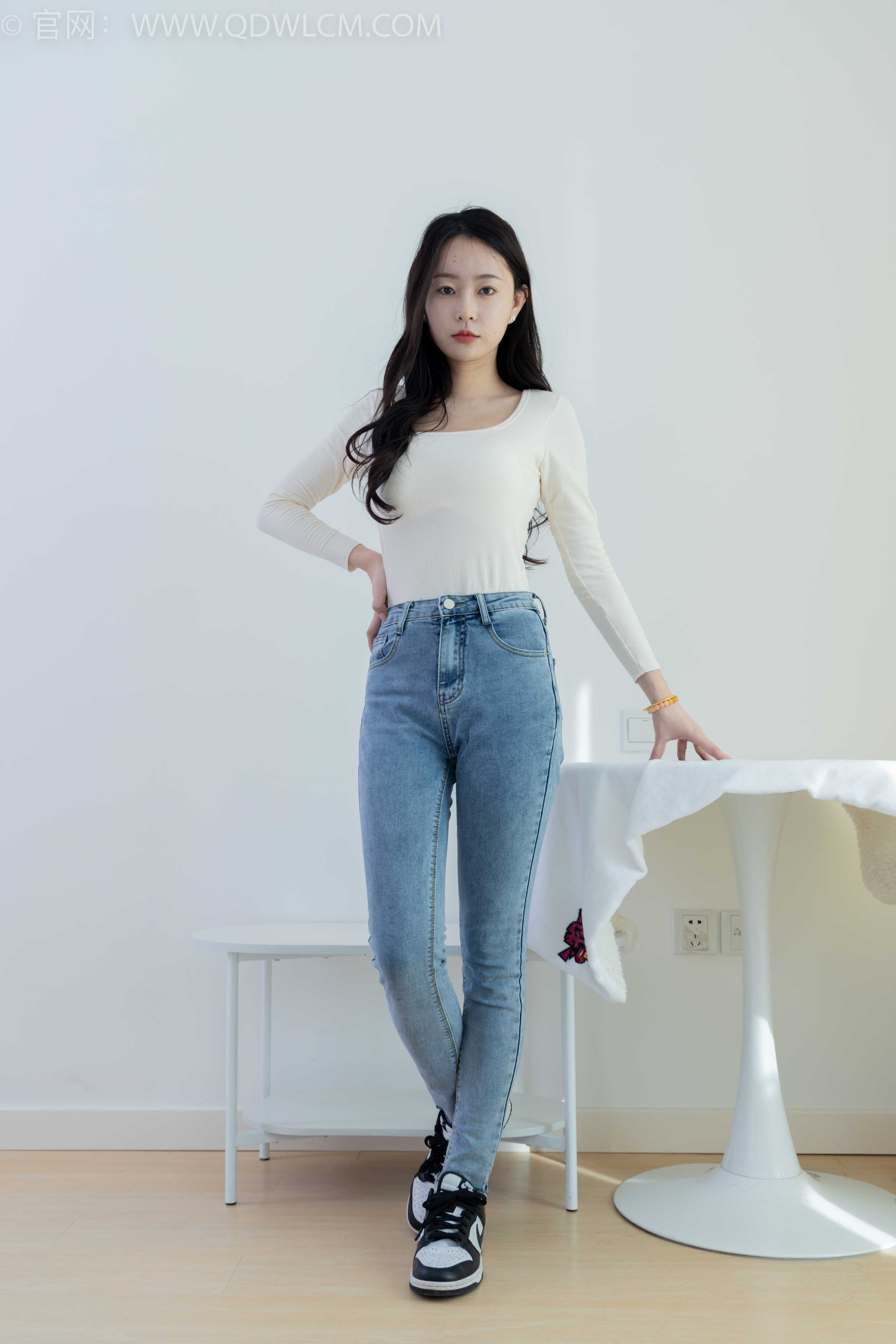 物恋传媒 NO.1861 美兔-放纵的滋味 [270P-1V-6.53G]