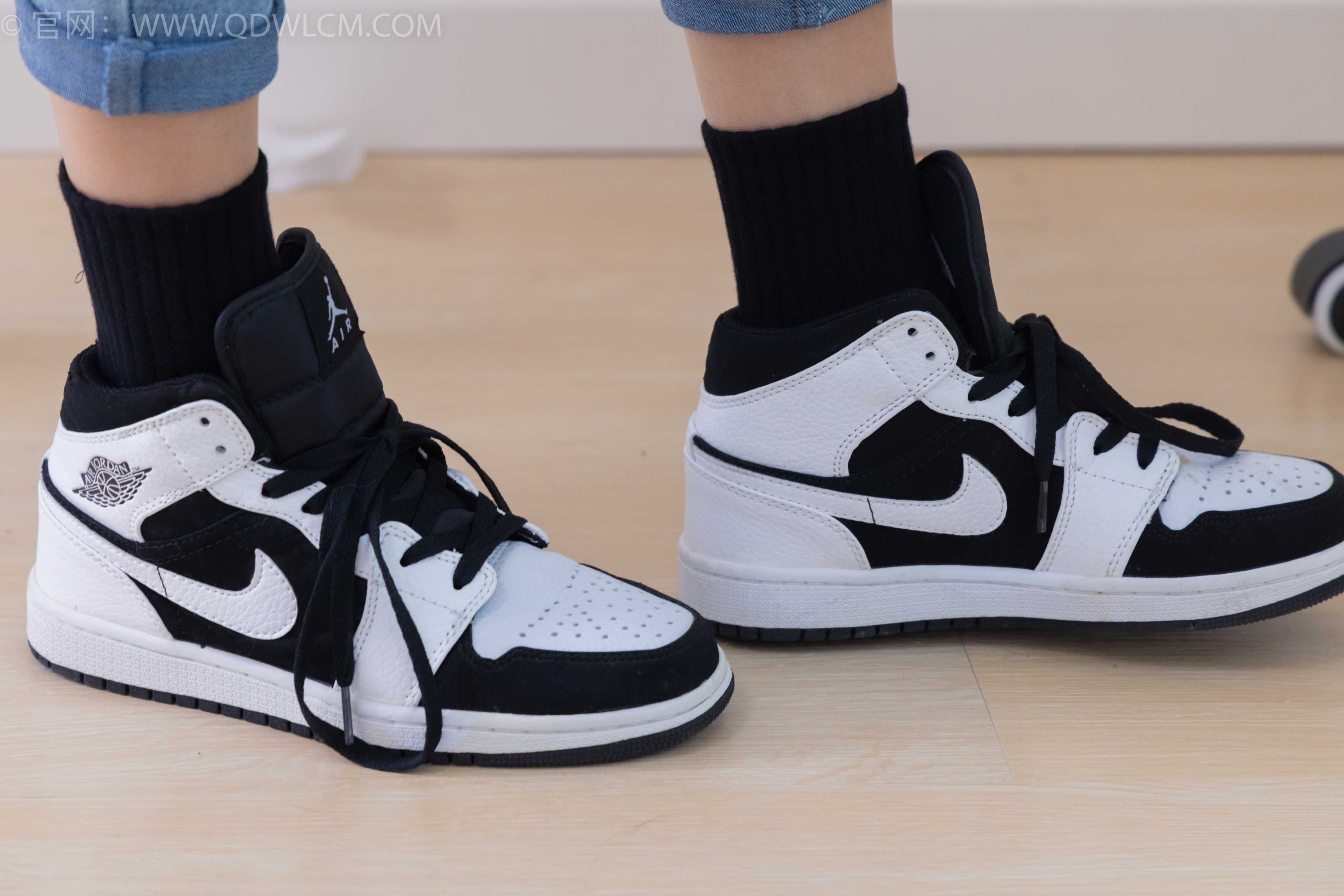 物恋传媒 NO.1864 茯苓-如果爱忘了 [180P-1V-5.6G]