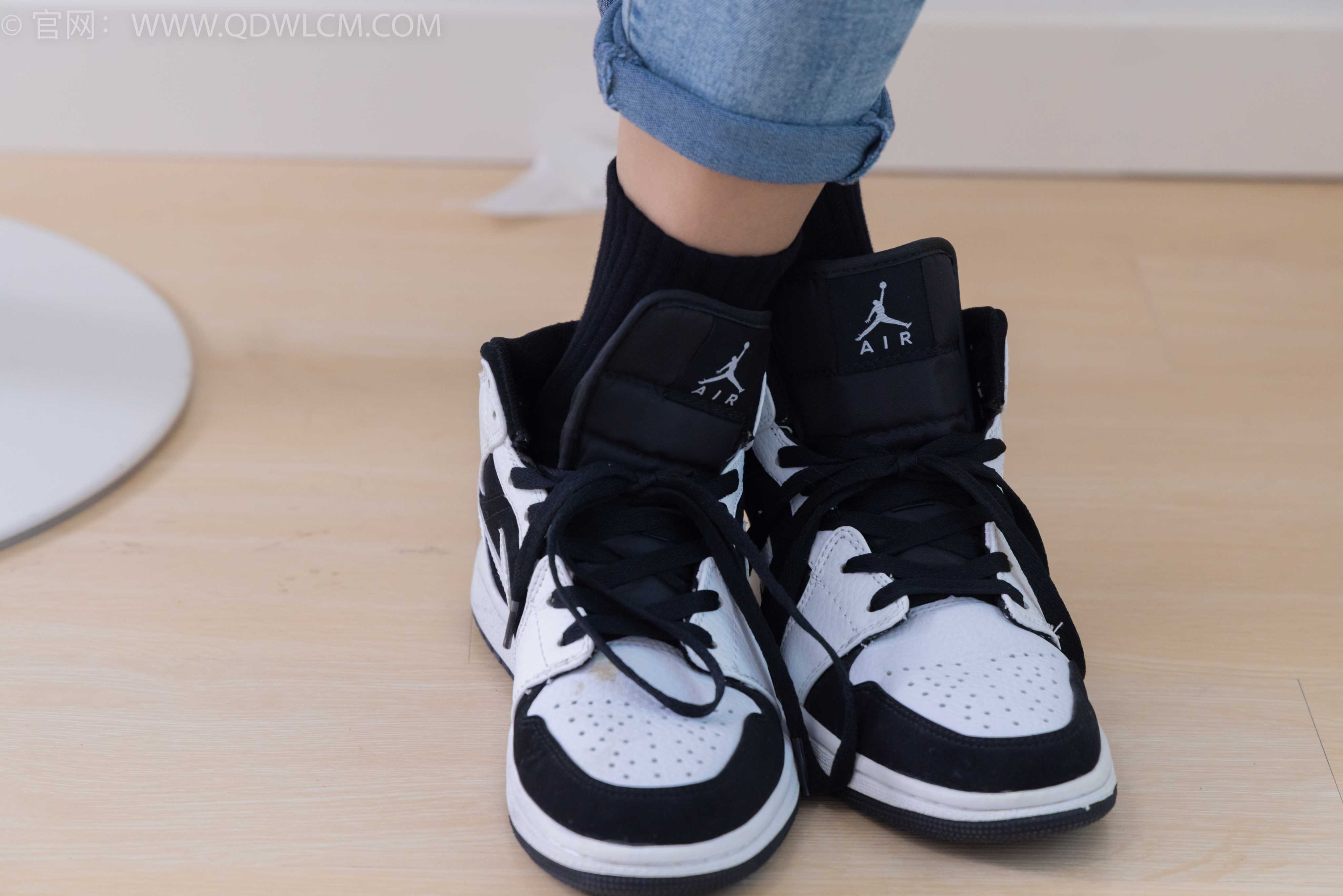 物恋传媒 NO.1864 茯苓-如果爱忘了 [180P-1V-5.6G]