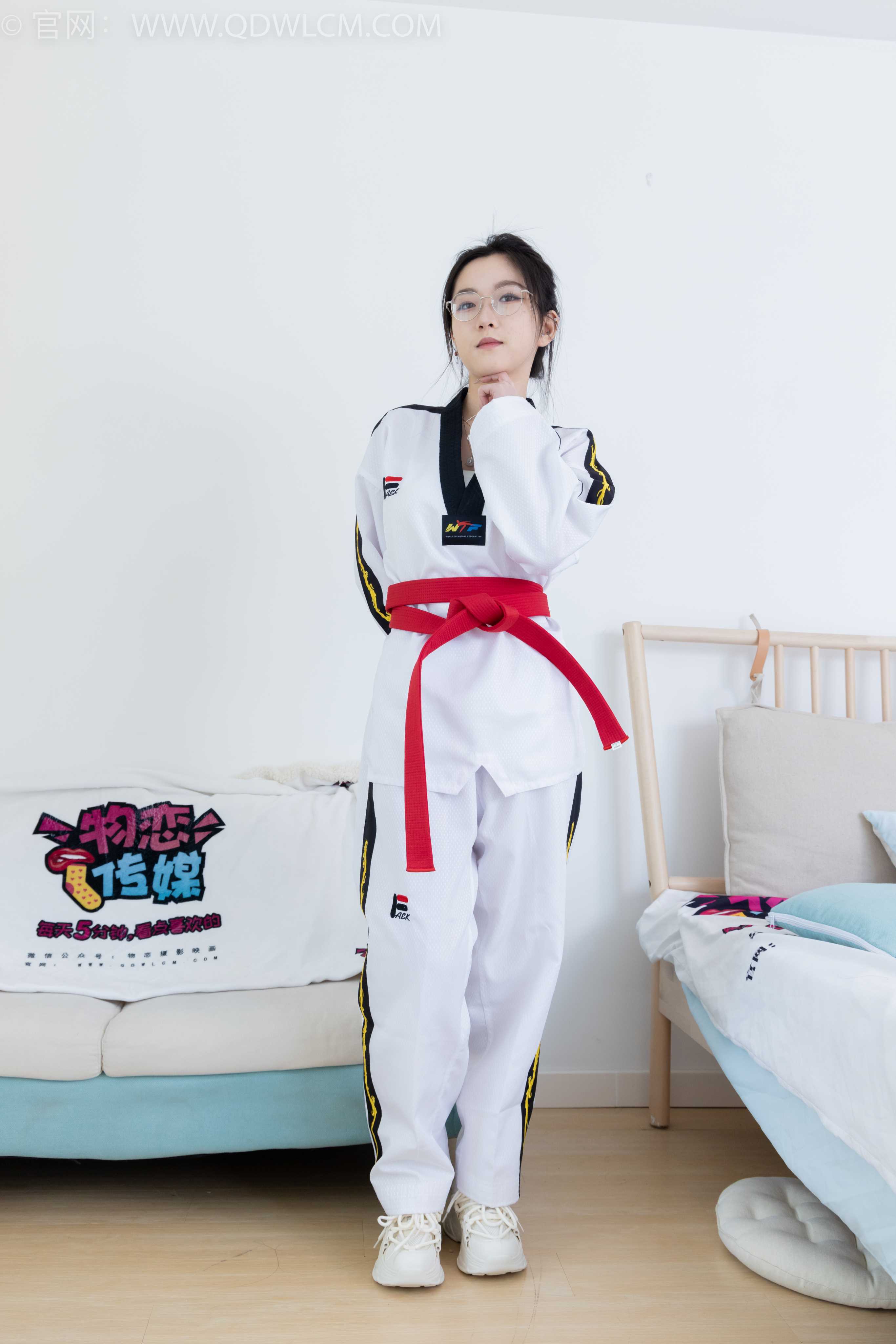 物恋传媒 NO.1867 川川-予你同行 [180P-1V-4.71G]