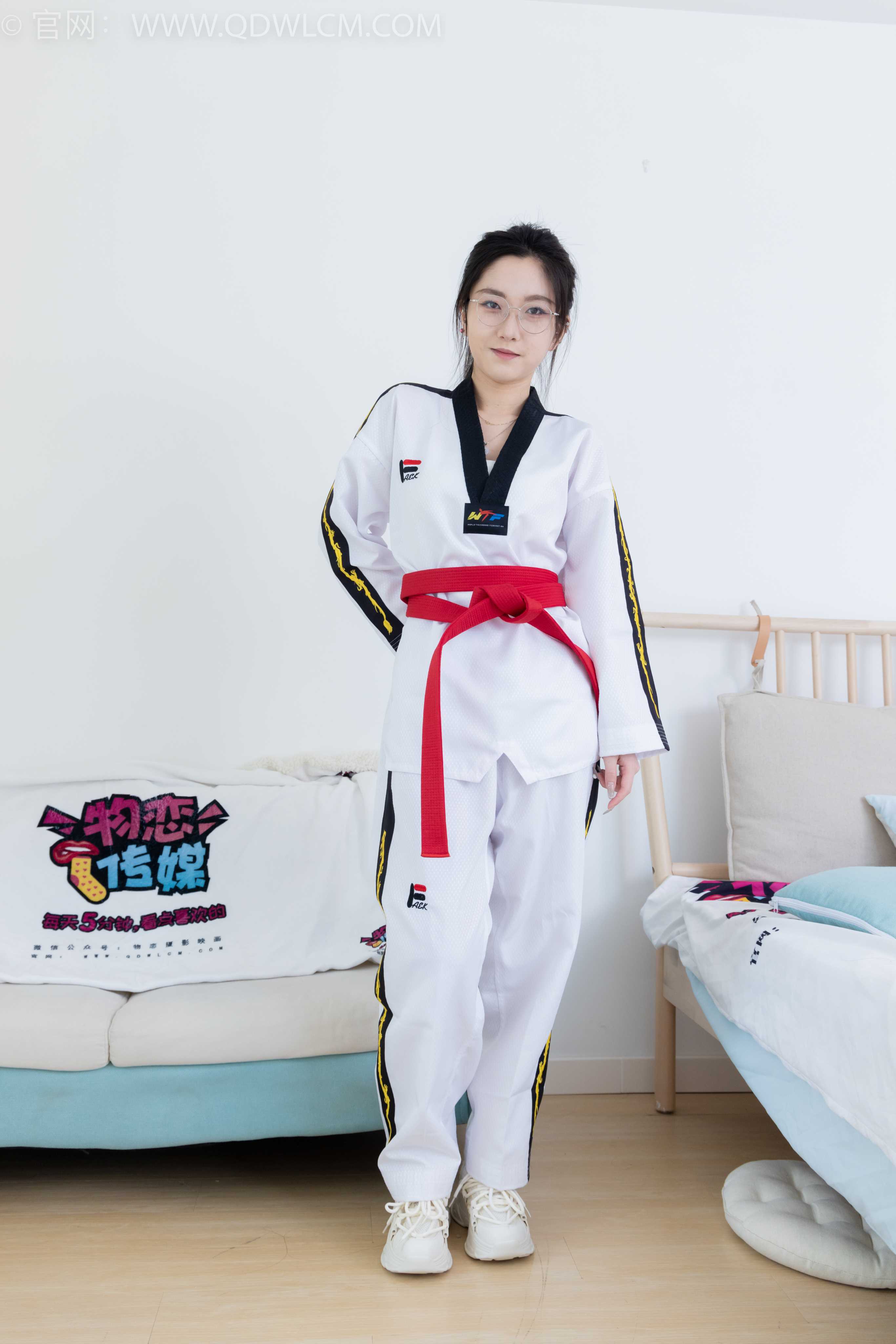 物恋传媒 NO.1867 川川-予你同行 [180P-1V-4.71G]