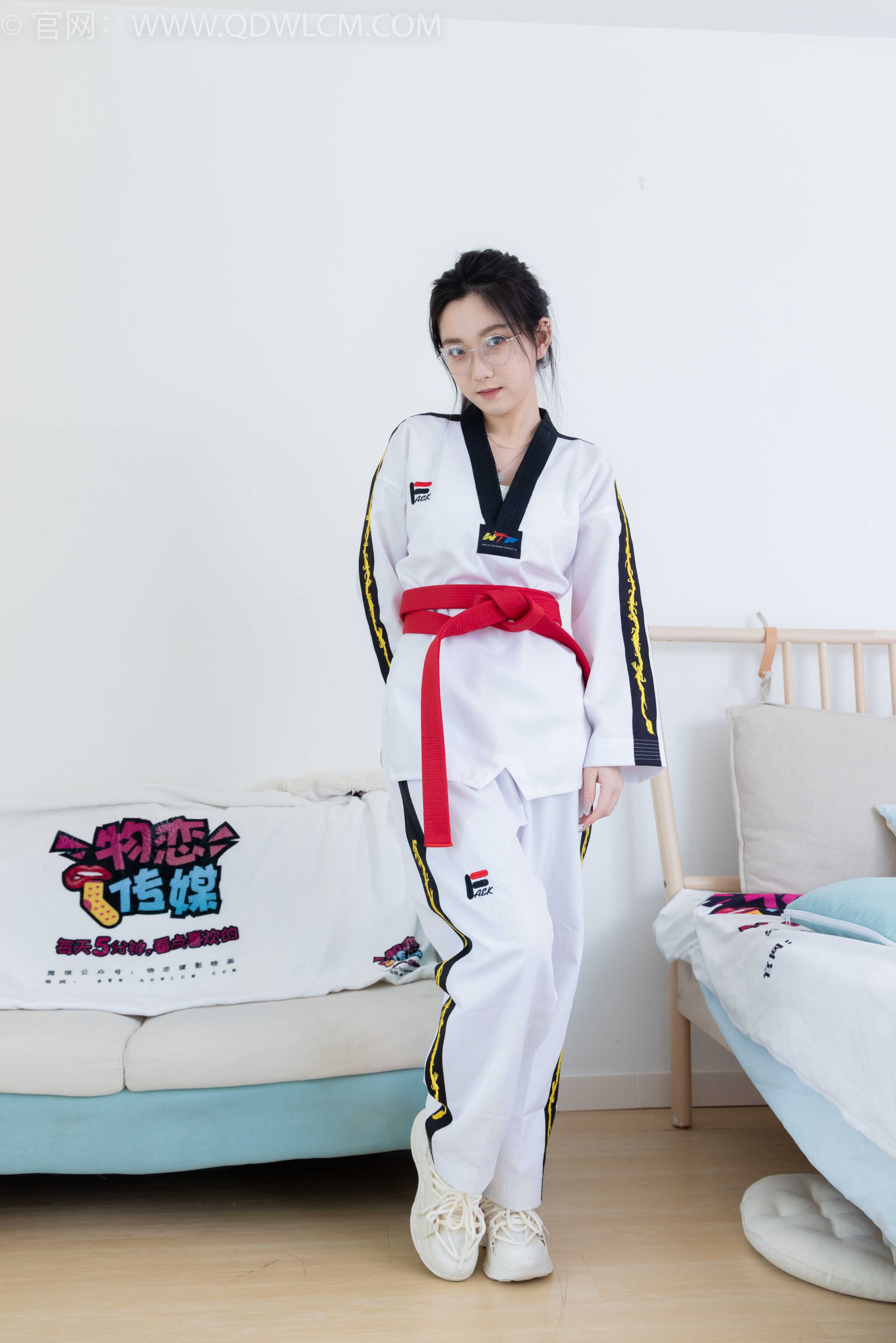 物恋传媒 NO.1867 川川-予你同行 [180P-1V-4.71G]